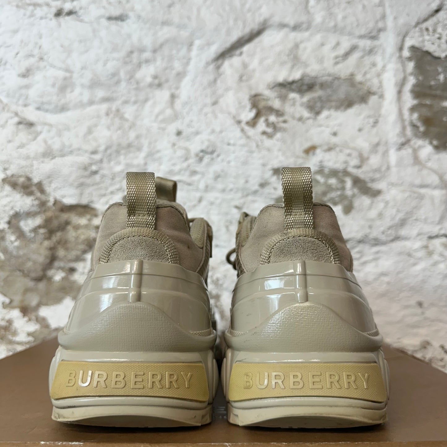 Burberry Arthur Triple Beige Sneaker Sz 7 (40)