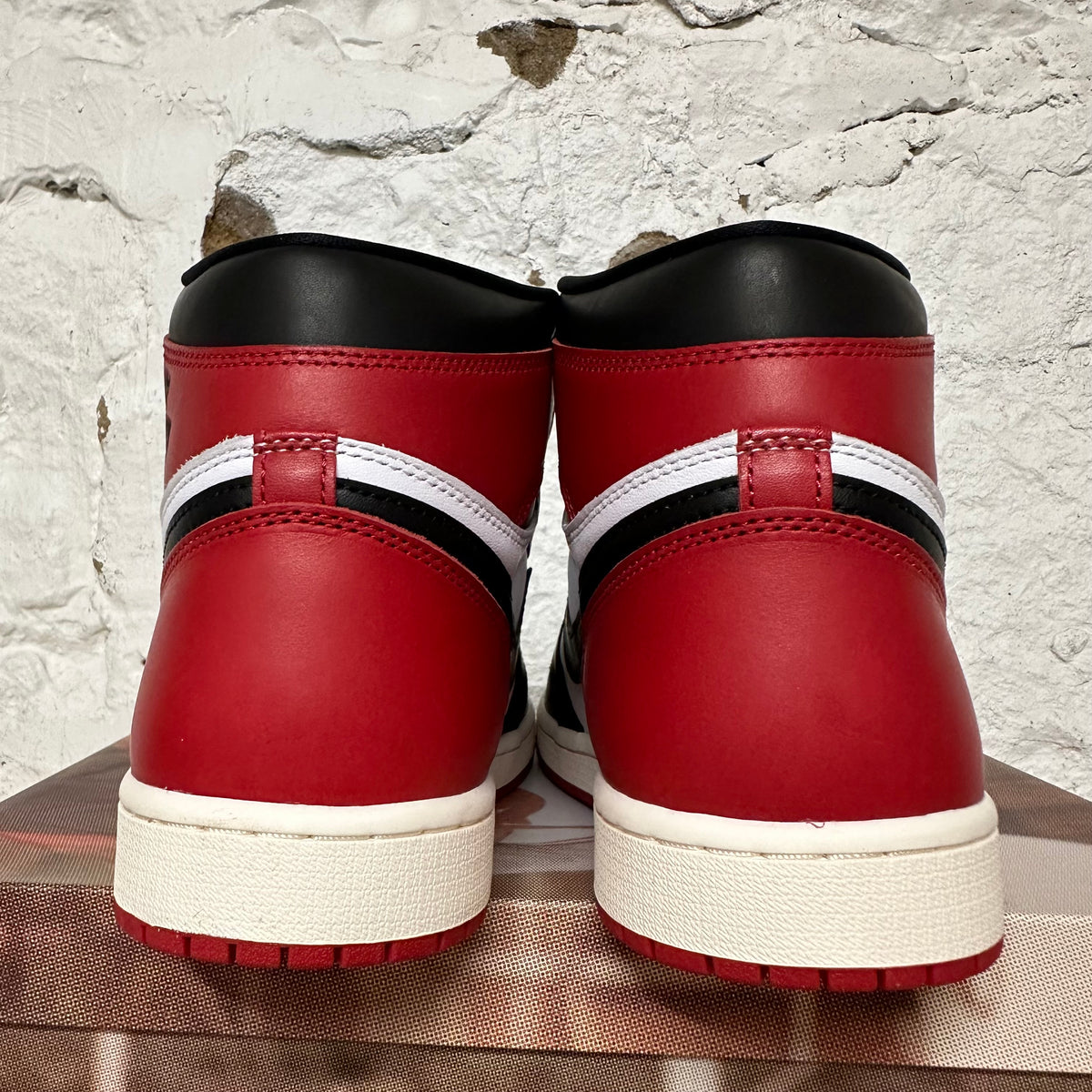 Air Jordan 1 High Black Toe Reimagined Sz 10.5 DS