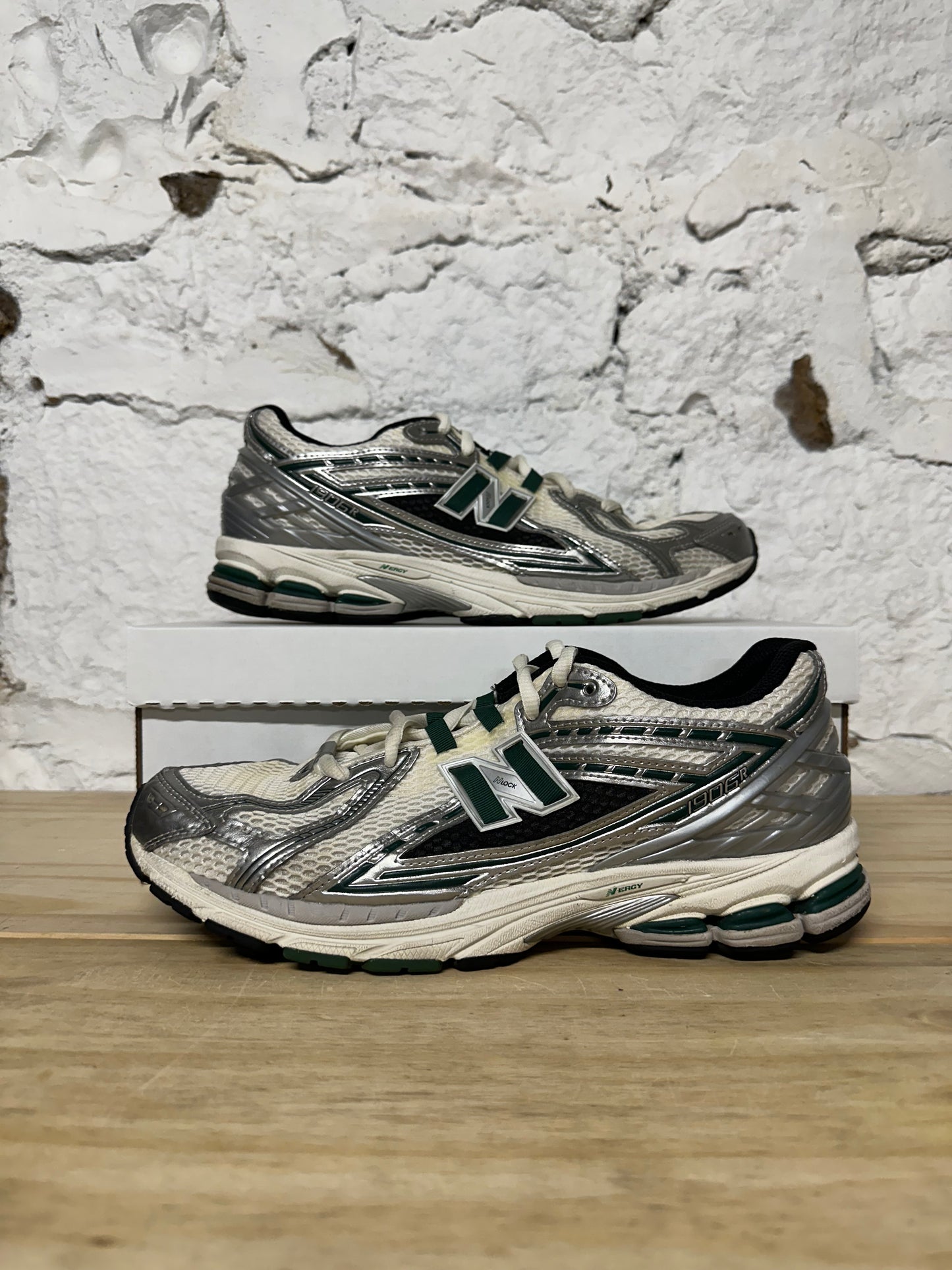 New Balance 1906R Silver Metallic Green Sz 12