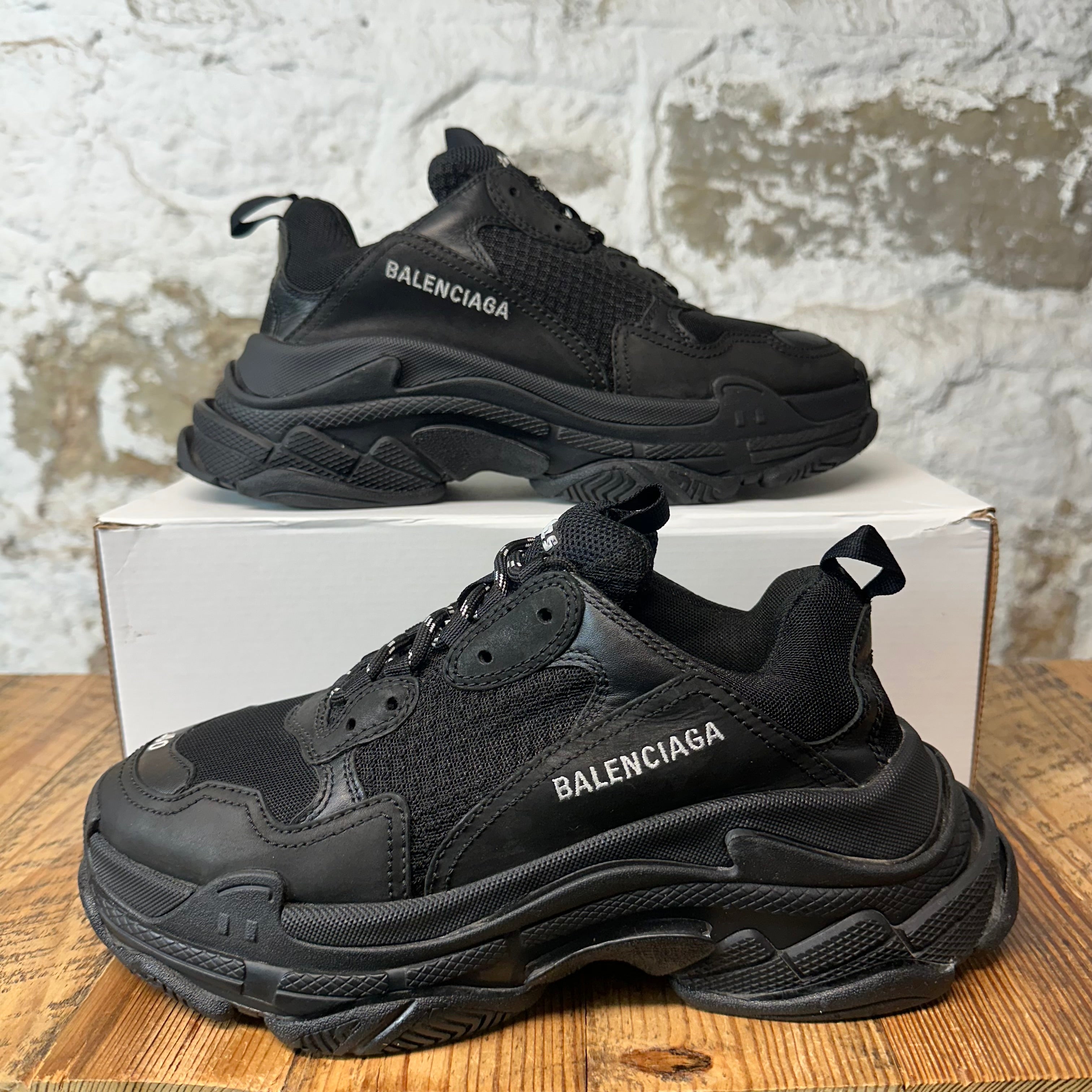 Balenciaga Triple S Triple Black Sneaker Sz 7 (40)