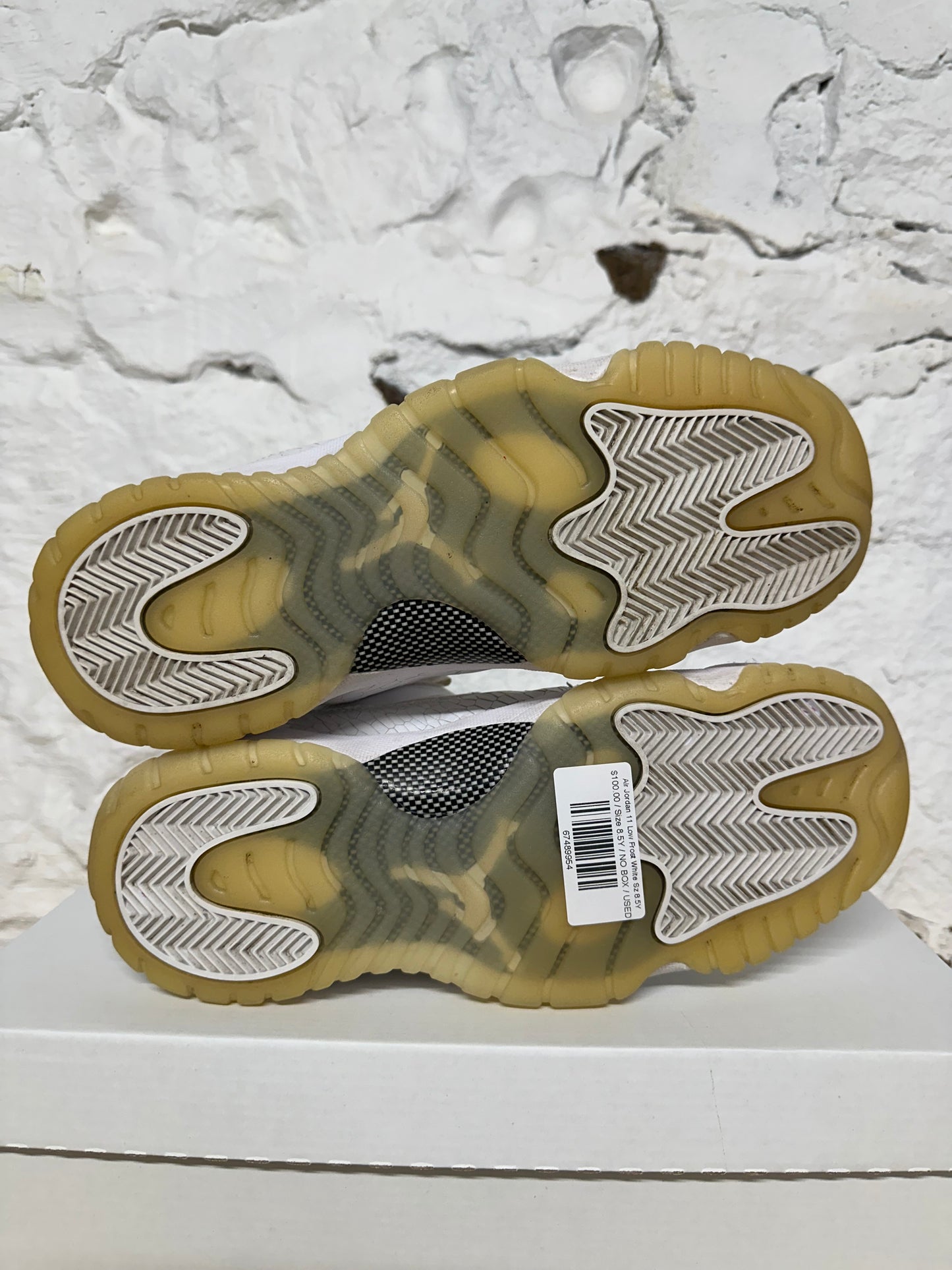 Air Jordan 11 Low Frost White Sz 8.5