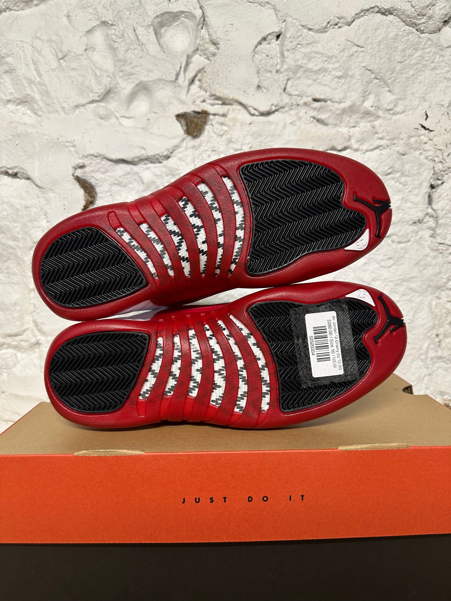 Air Jordan 12 Cherry Sz 10 DS