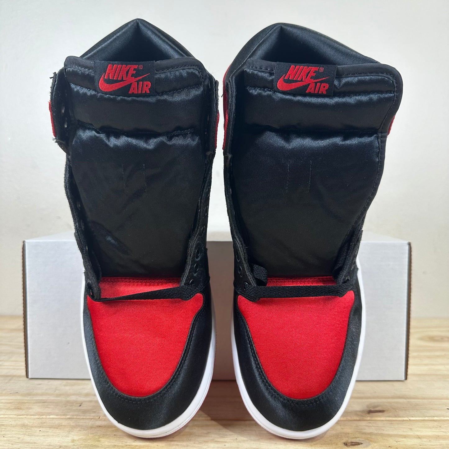 Air Jordan 1 High Satin Bred Sz 9.5 (11W) DS