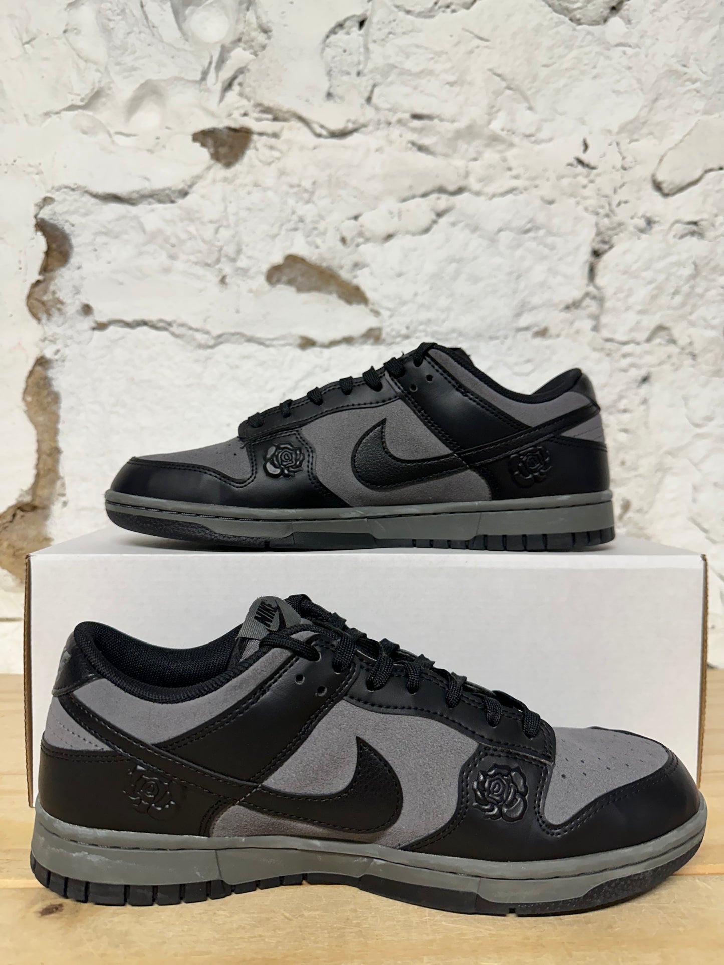 Nike Dunk Low Black Roses Sz 8.5 (10W)