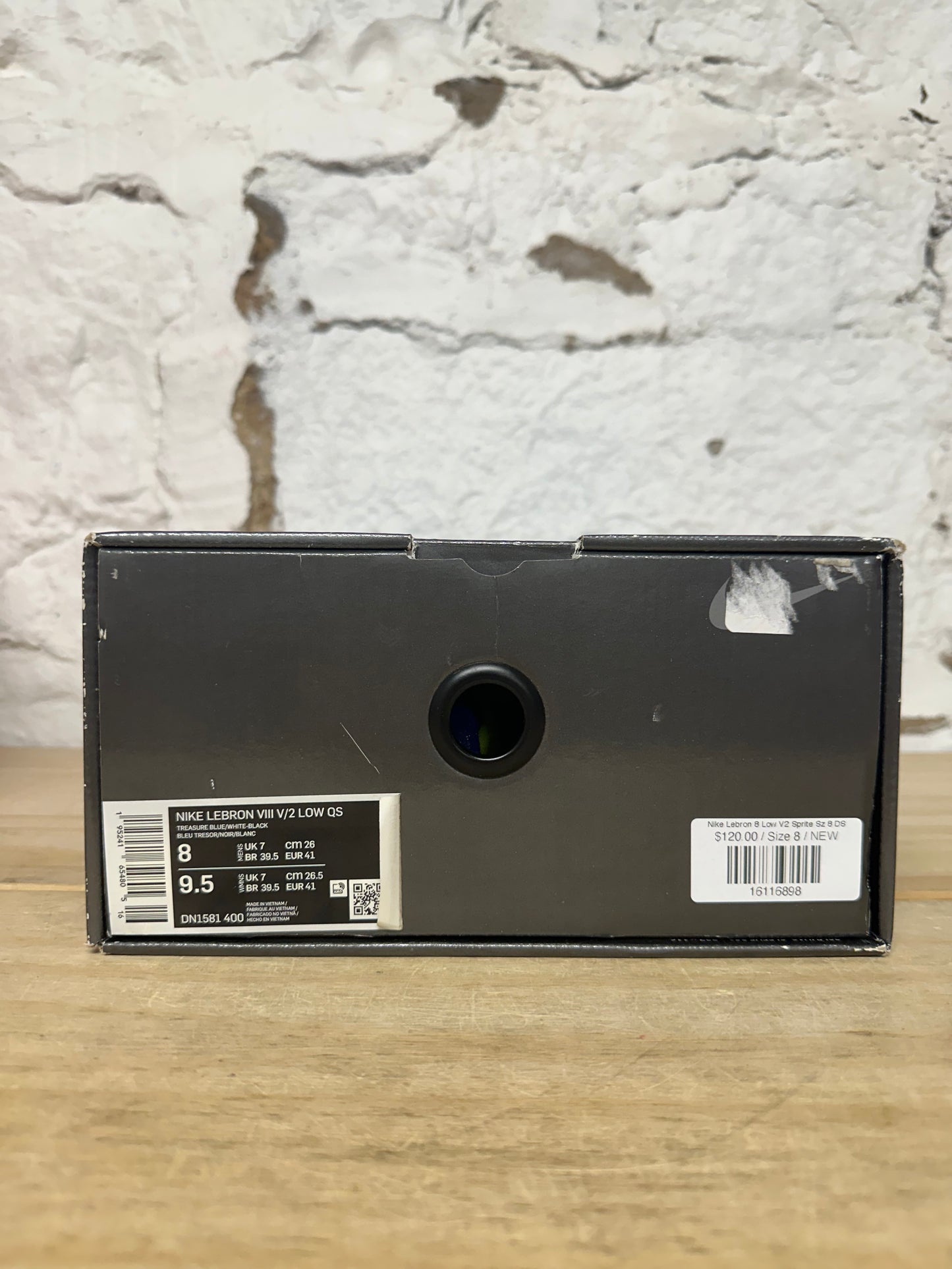 Nike LeBron 8 Low V2 Sprite Sz 8 DS