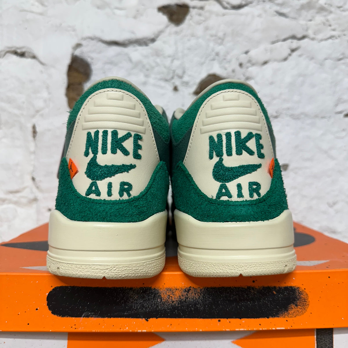 Air Jordan 3 Nina Chanel Sz 10.5 (12W) DS