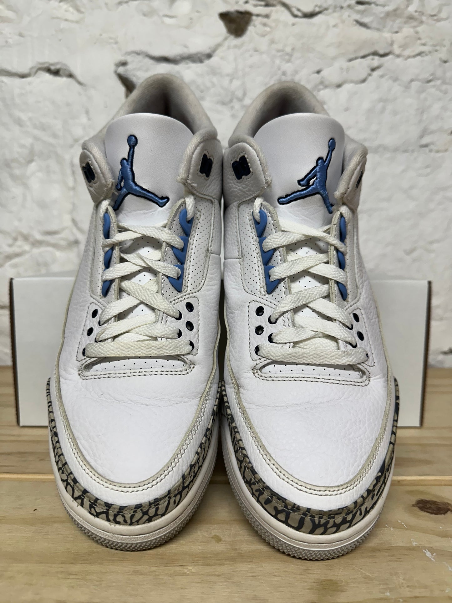 Air Jordan 3 UNC Sz 10