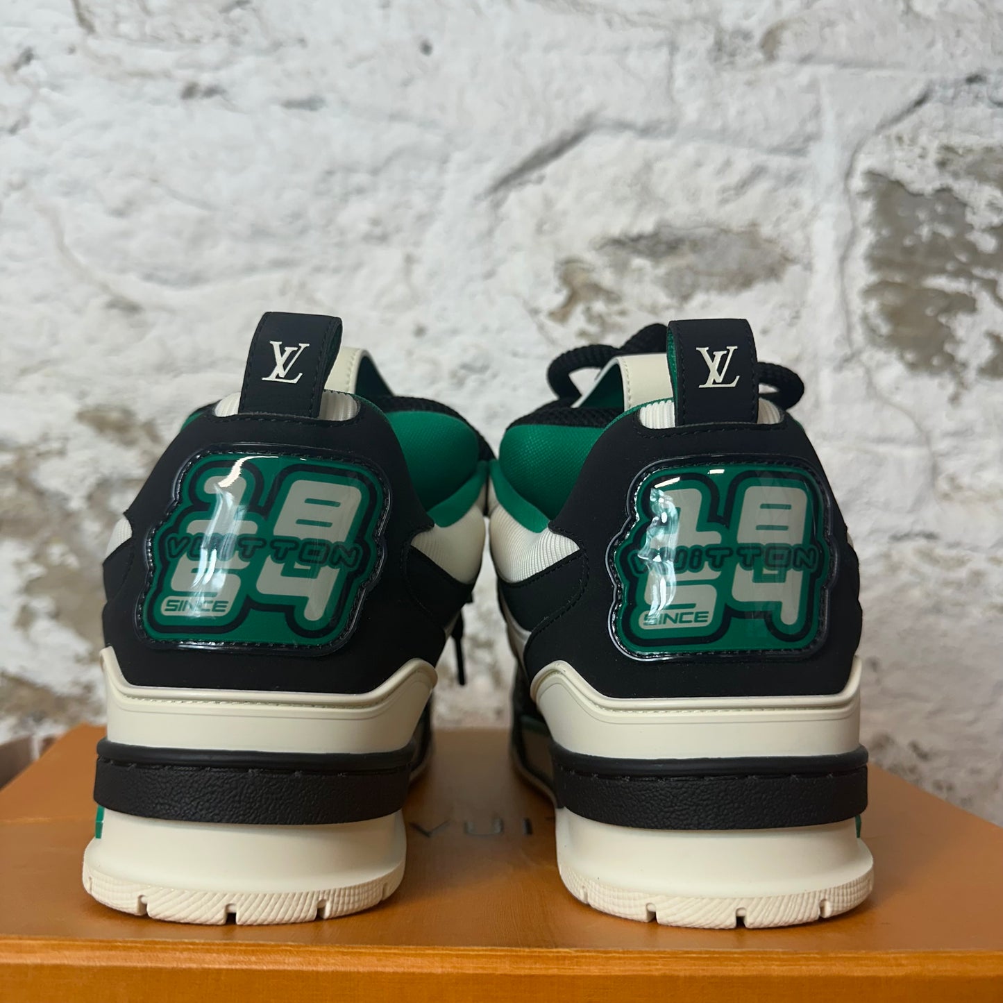 Louis Vuitton Green White Black Skate Sneaker Sz 10 (8.5LV) DS