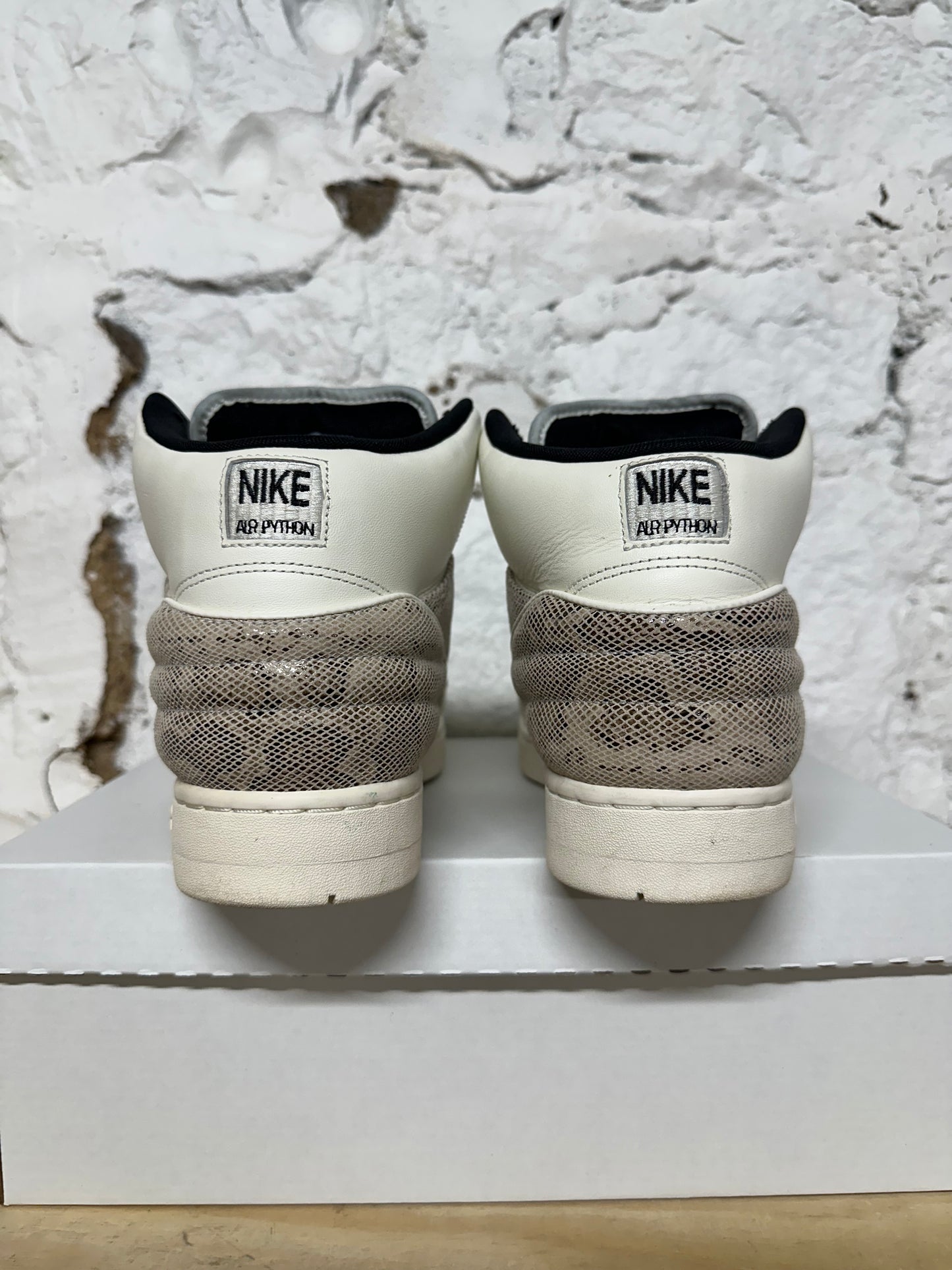 Nike Air Python Sail Sz 10