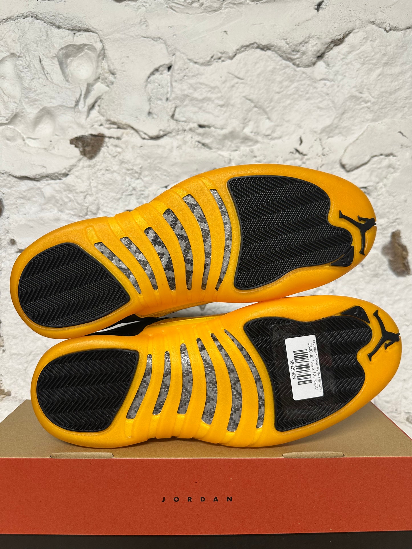Air Jordan 12 University Gold Sz 12 DS