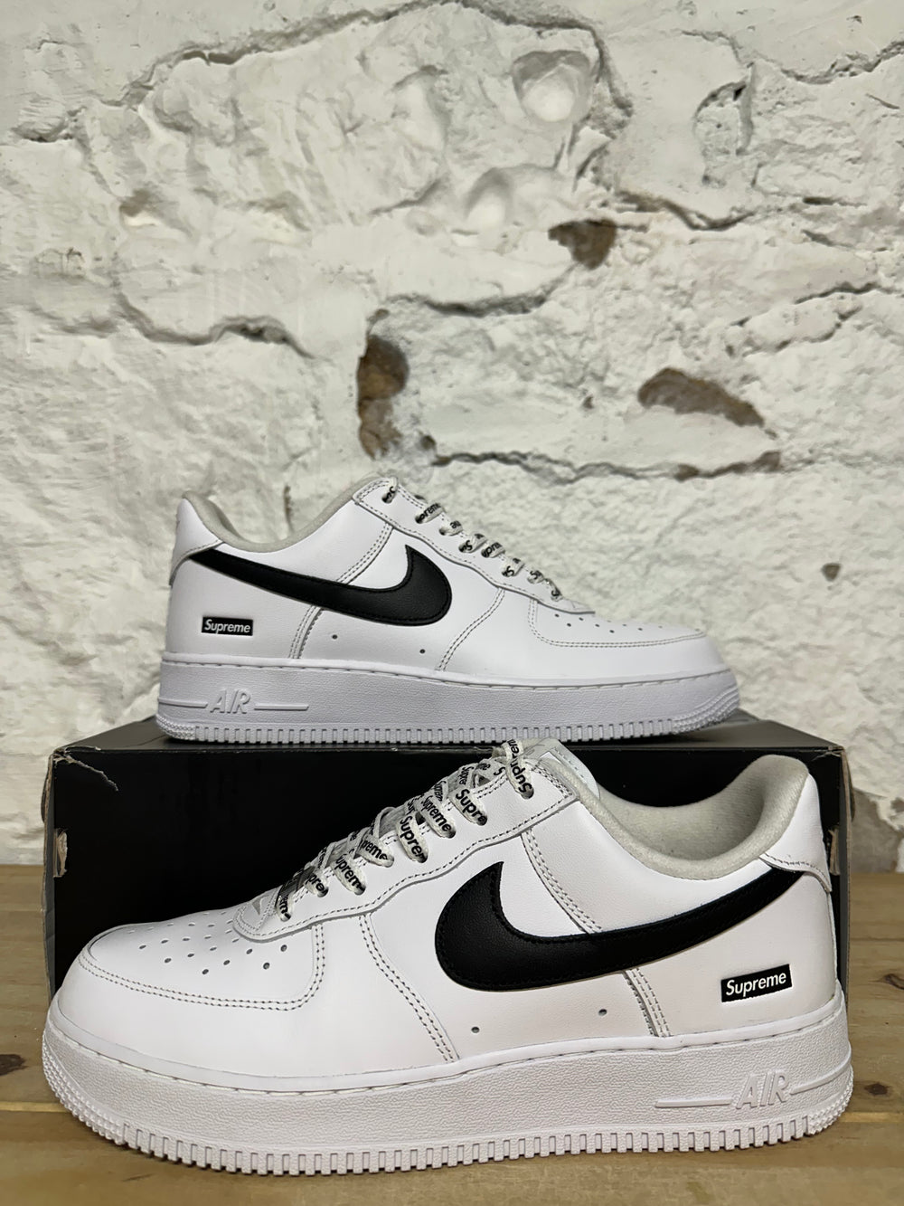 Nike Air Force 1 Low Supreme Black White Sz 9