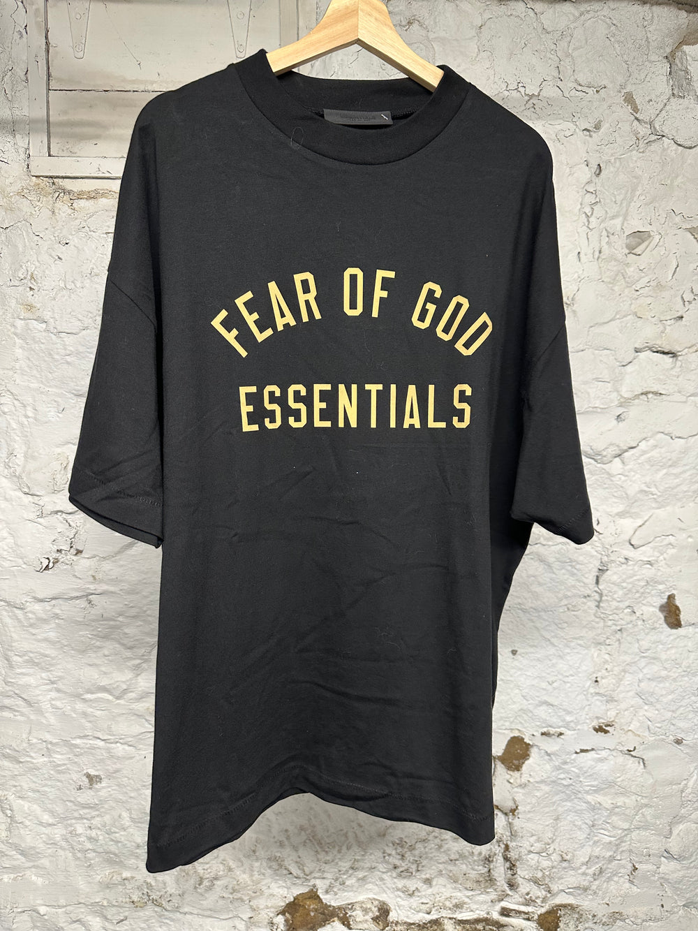 Fear of God Essentials Arc Logo Black Tan T-Shirt Sz M