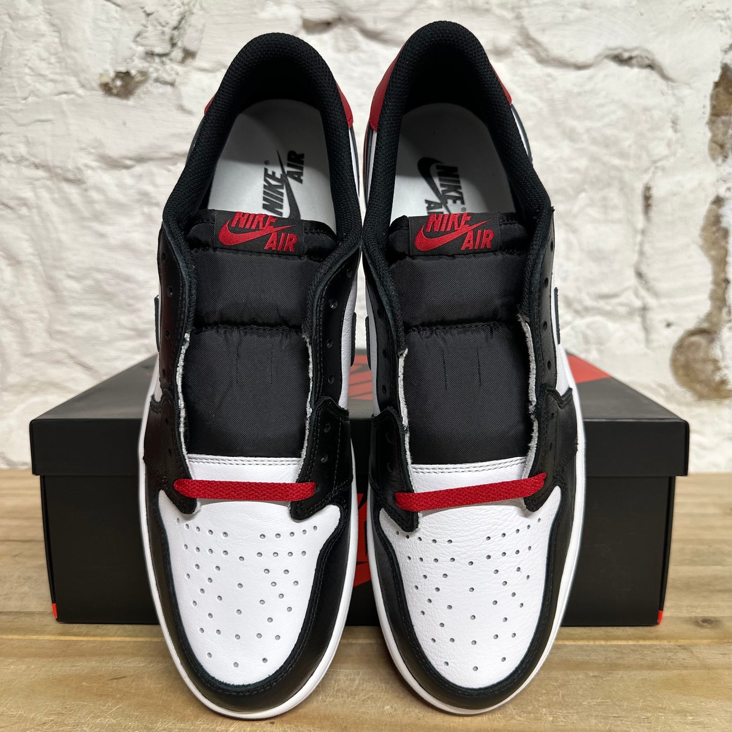 Air Jordan 1 Low Black Toe Sz 13 DS