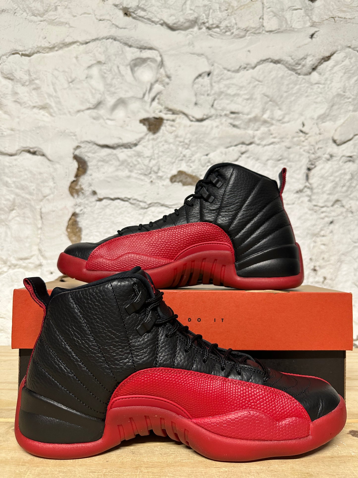 Air Jordan 12 Flu Game Sz 10