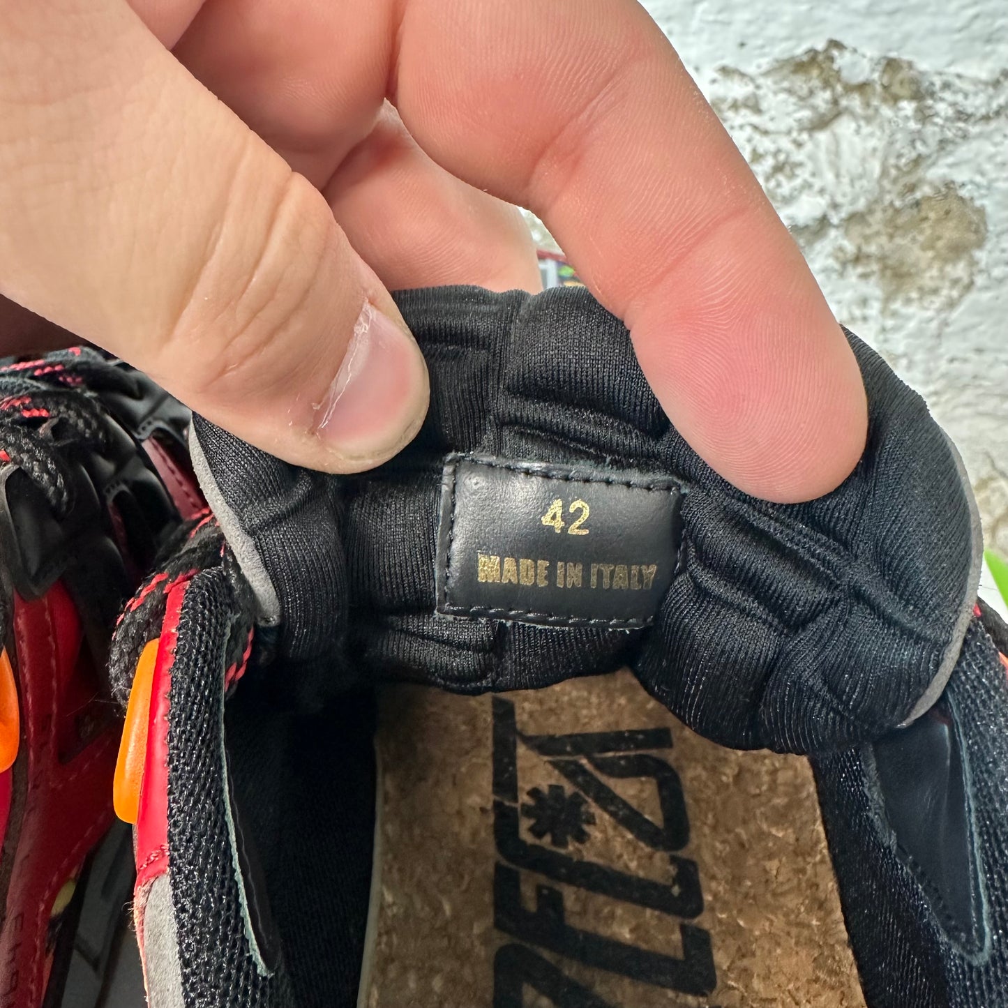 Versace Chain Reaction Red Black Sz 9 (42) No Box