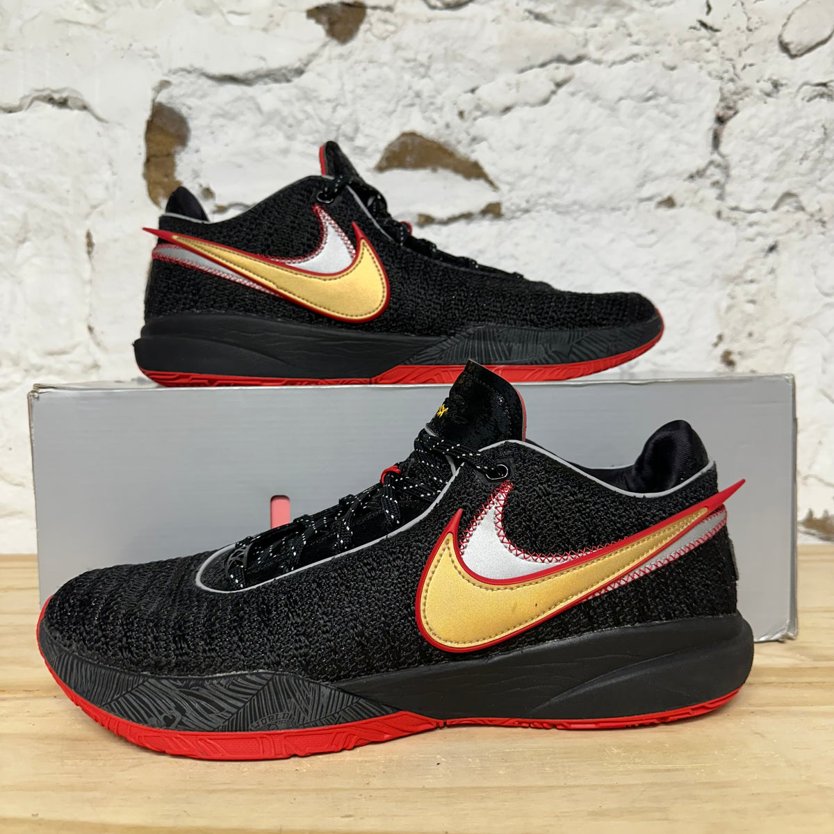 Nike LeBron 20 Miami Heat Sz 13