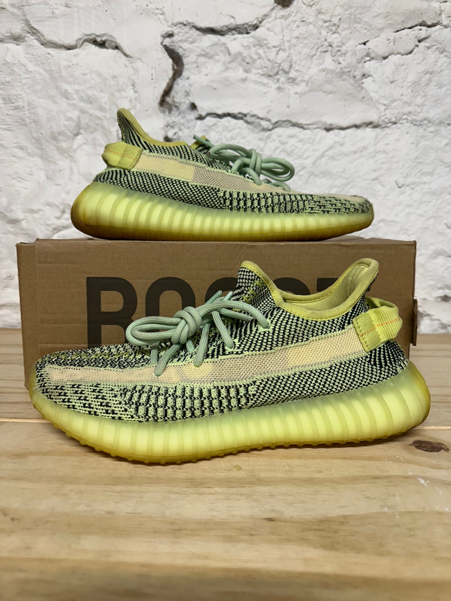 Yeezy 350 V2 Yeezreel Sz 7