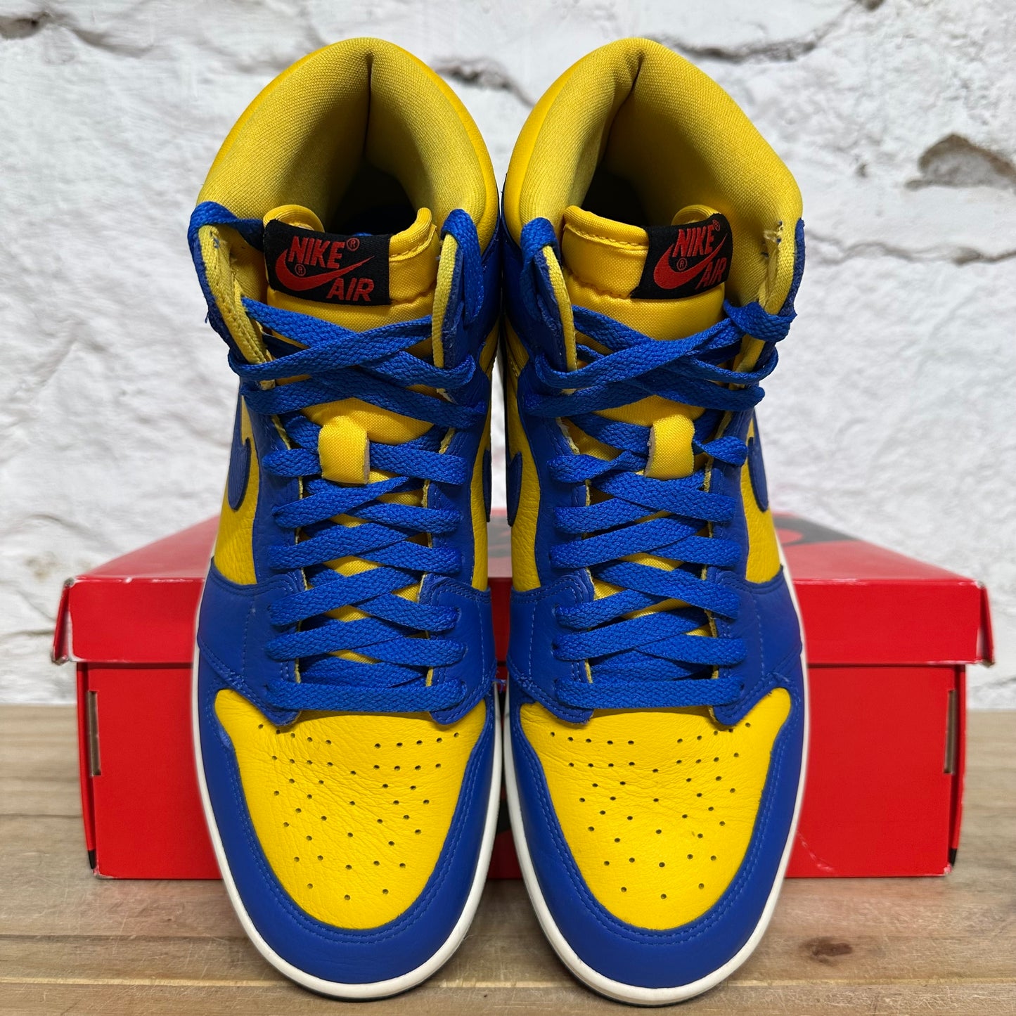 Air Jordan 1 High Reverse Laney Sz 8.5 (10W)