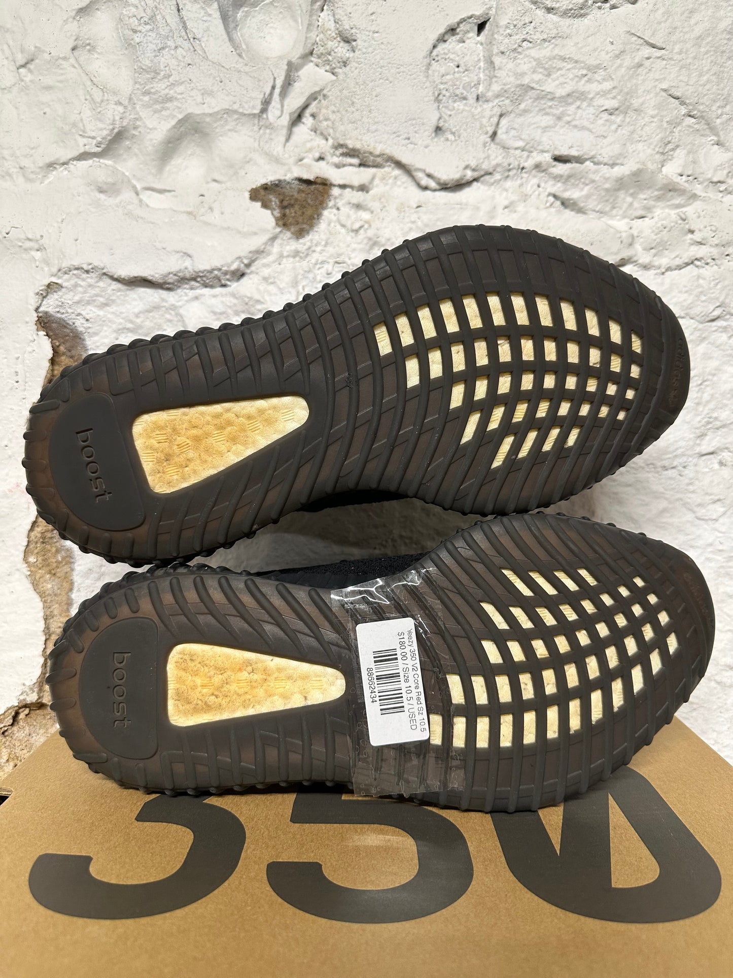 Yeezy 350 V2 Core Red Sz 10.5