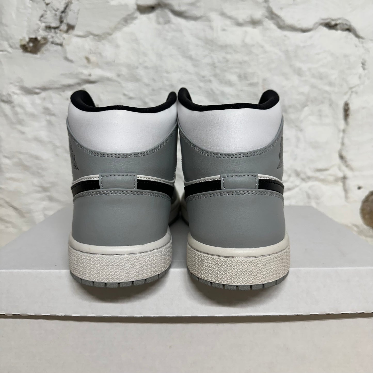 Air Jordan 1 Mid Smoke Grey Sz 9 DS