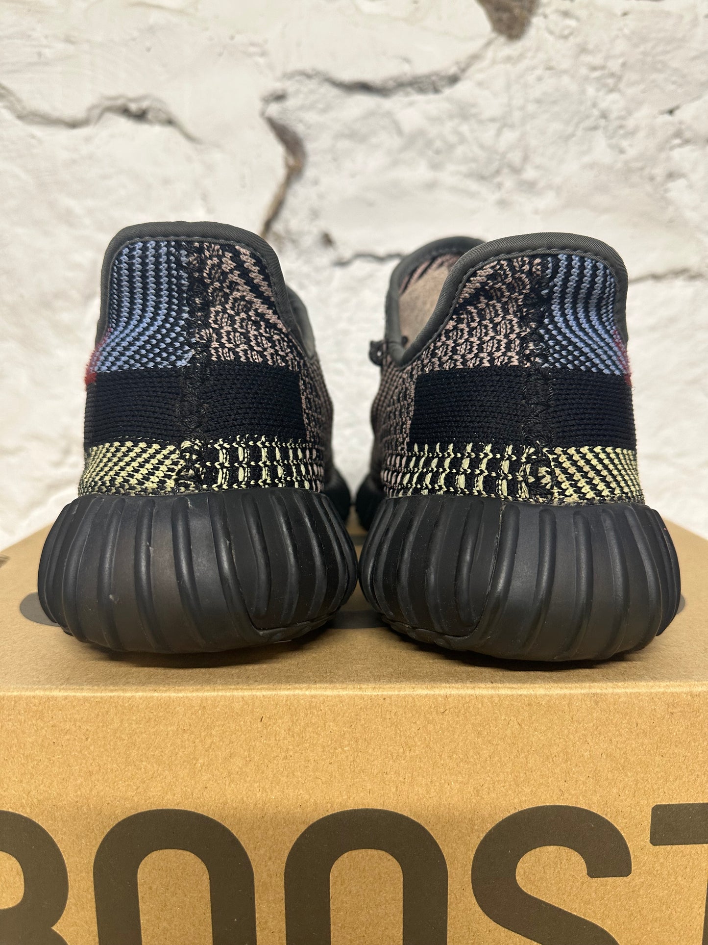 Yeezy 350 V2 Yecheil Sz 9.5