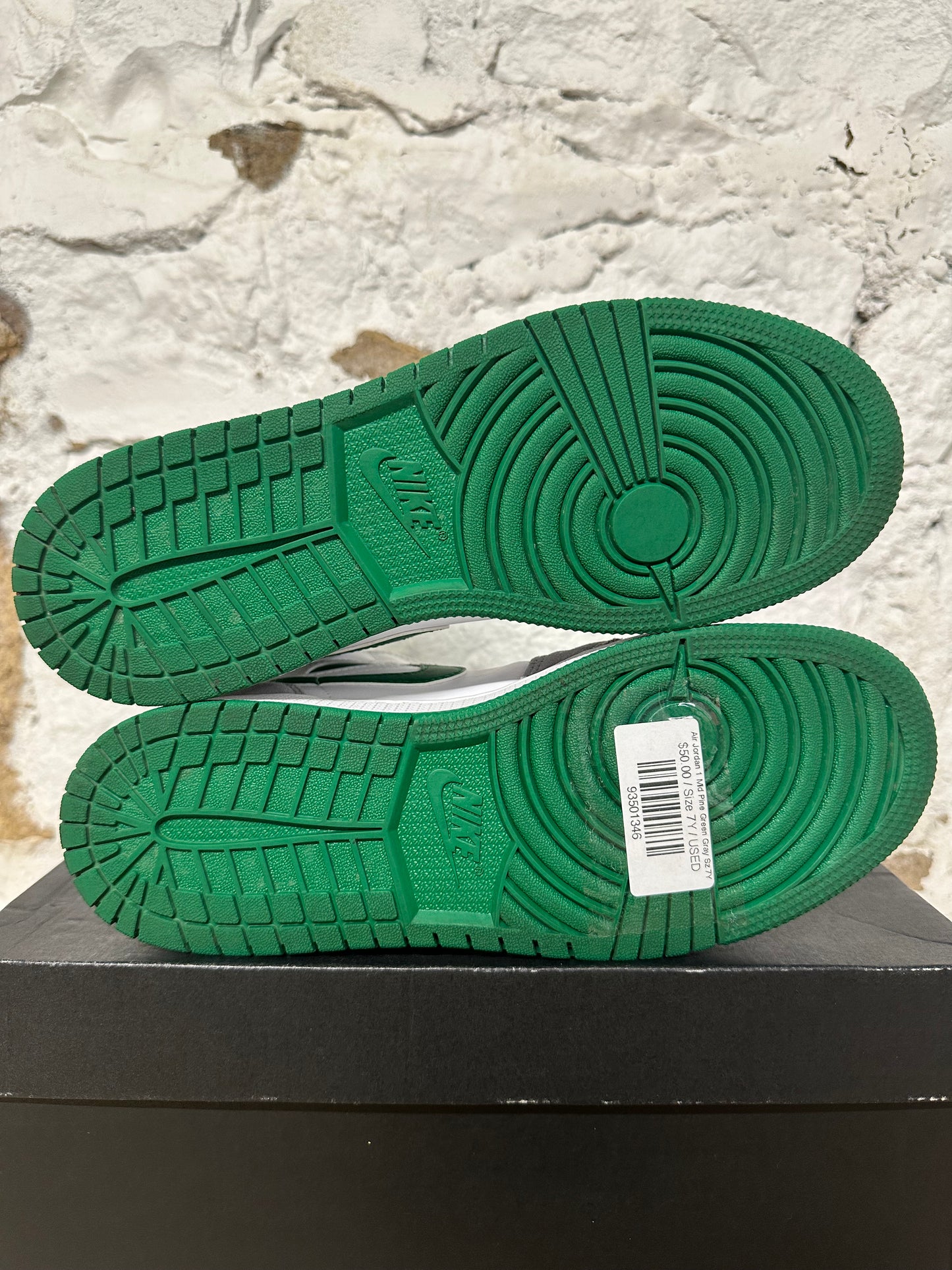 Air Jordan 1 Mid Pine Green Gray Sz 7Y