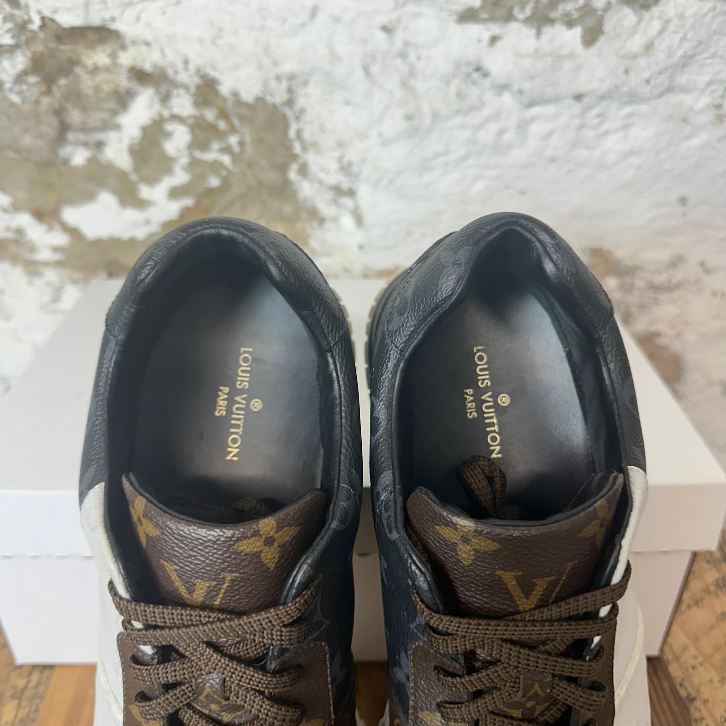 Louis Vuitton Multicolor Monogram Runaway Sneaker Sz 9.5 (8LV)