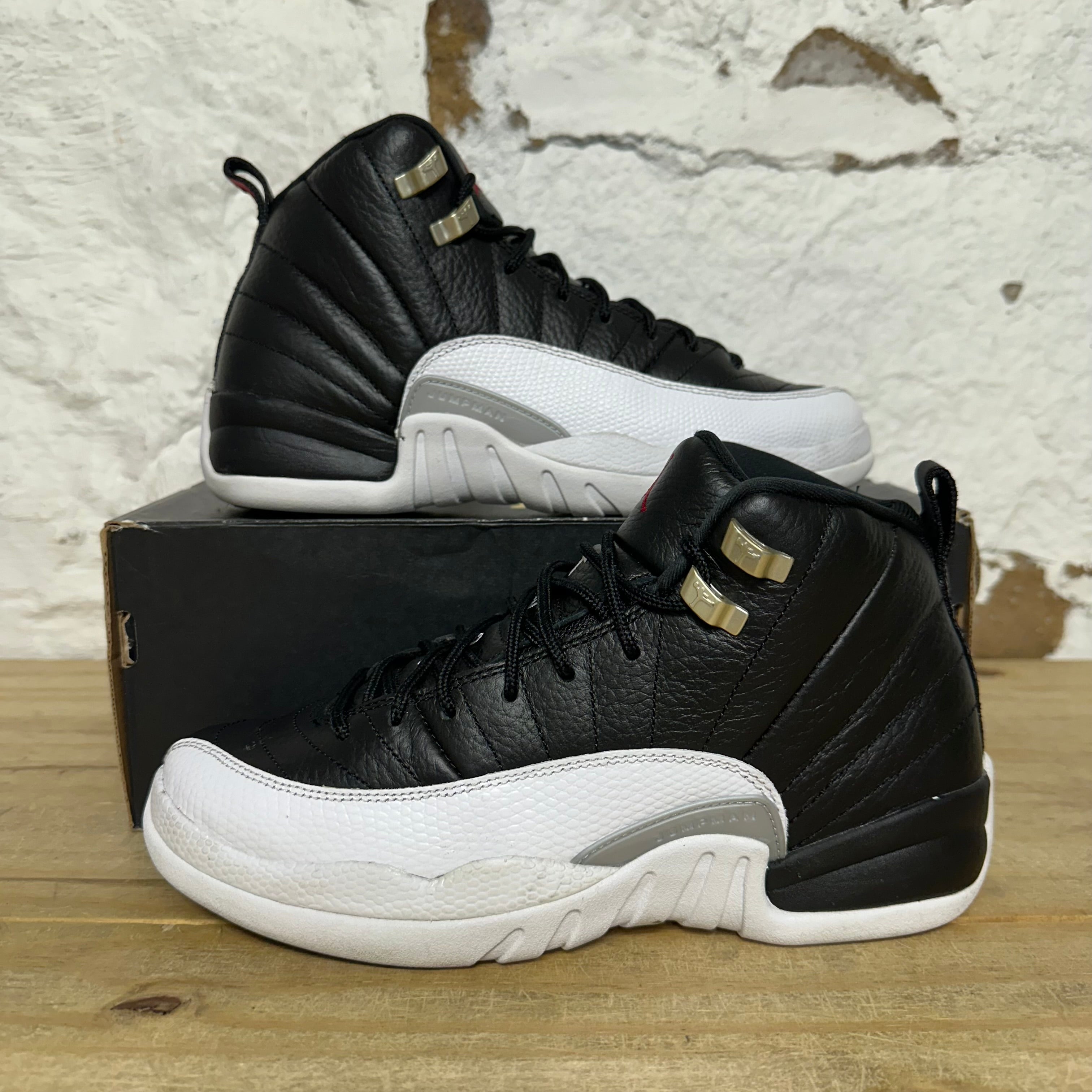 Air Jordan 12 Playoffs (2022) Sz 7Y