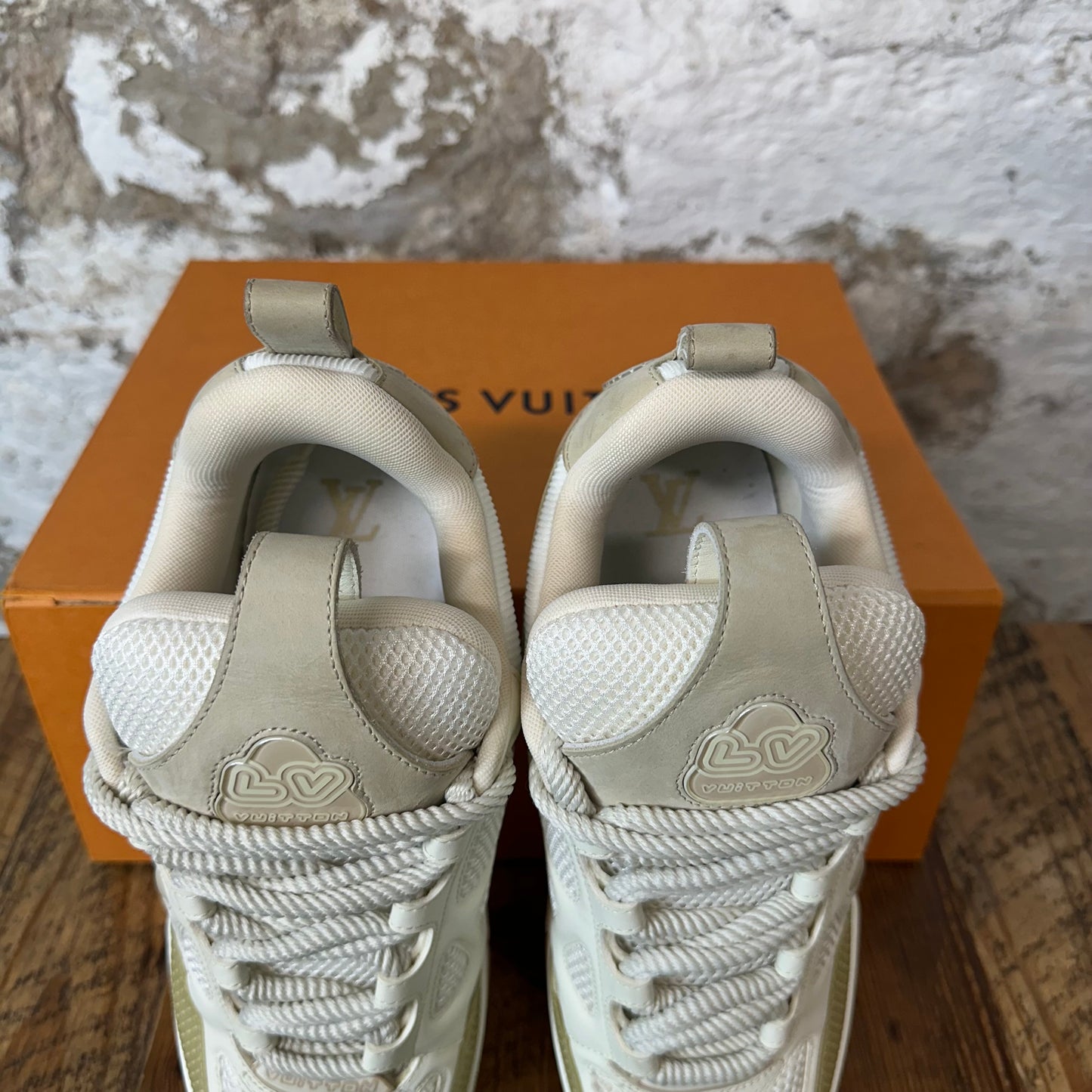 Louis Vuitton Beige Cream Skate Sneaker Sz 8.5 (7LV)