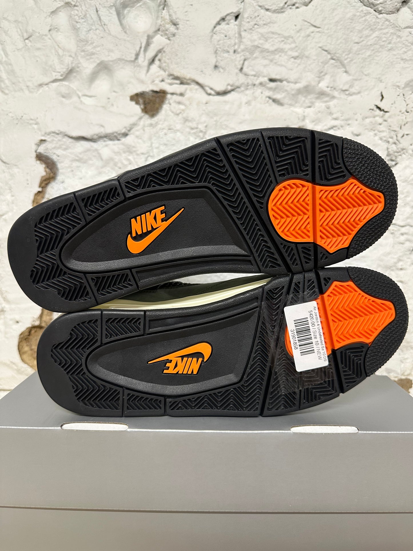 Air Jordan 4 Undefeated Sz 10 DS