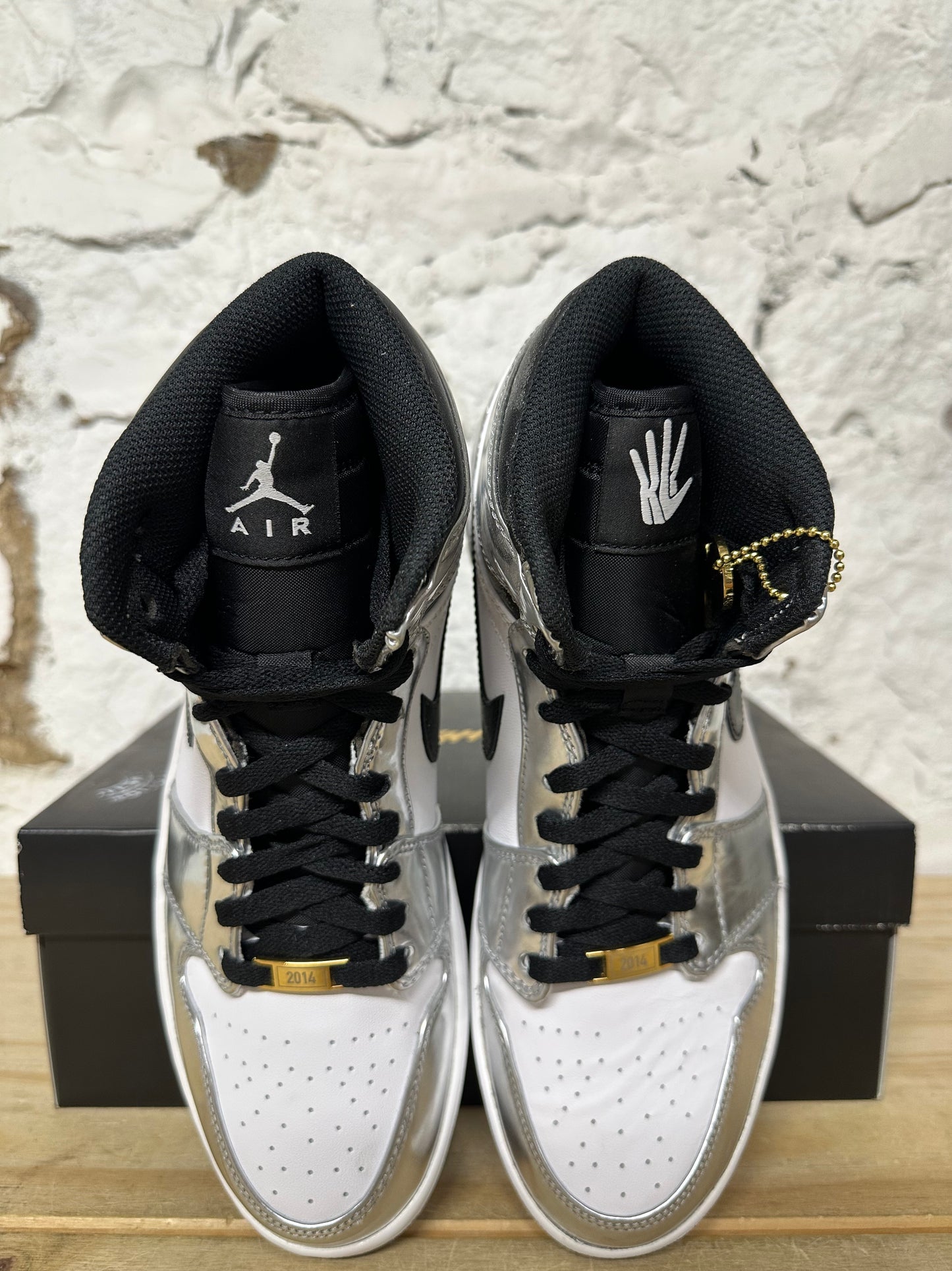 Air Jordan 1 High Kawhi Pass The Torch Sz 11 DS