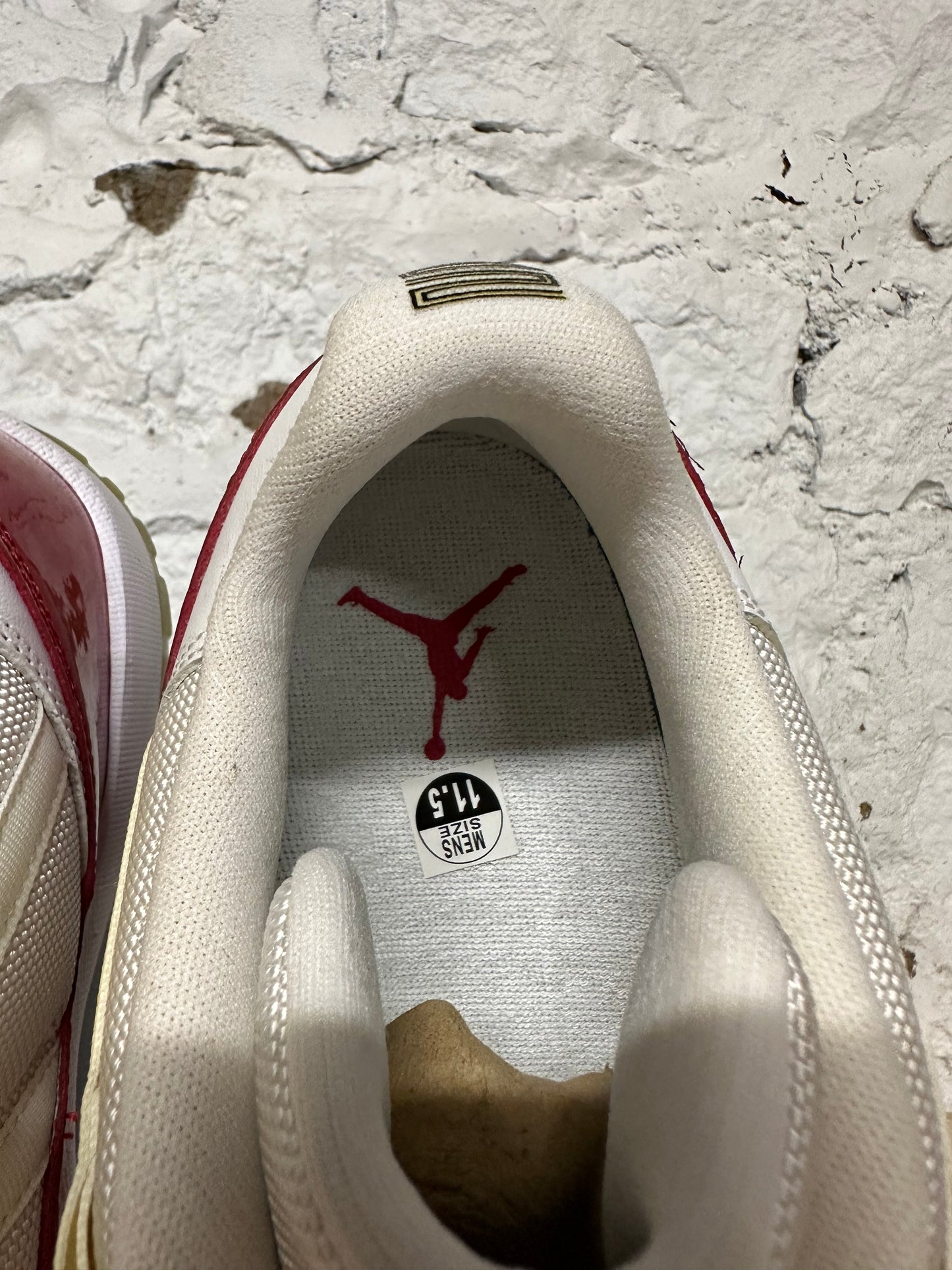 Air Jordan 11 Low Cherry Sz 11.5