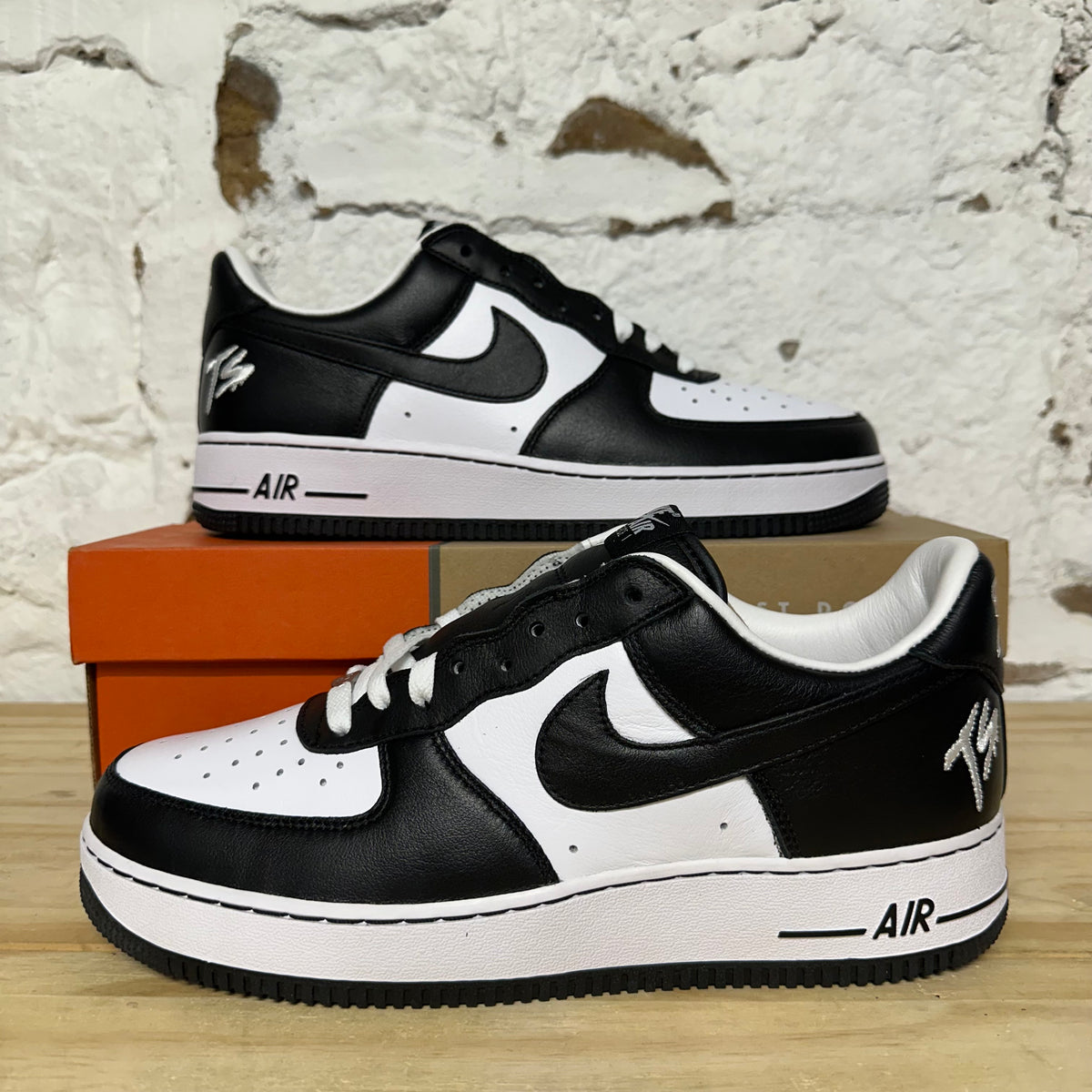 Nike Air Force 1 Low Terror Squad Blackout Sz 10.5 DS