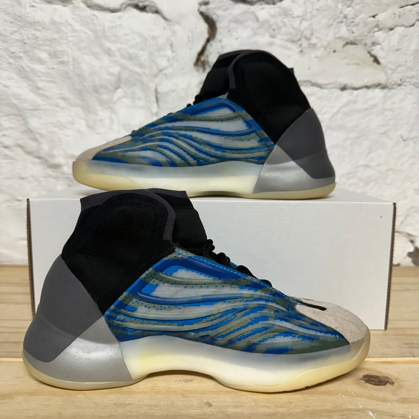 Yeezy Qntm Frozen Blue Sz 5