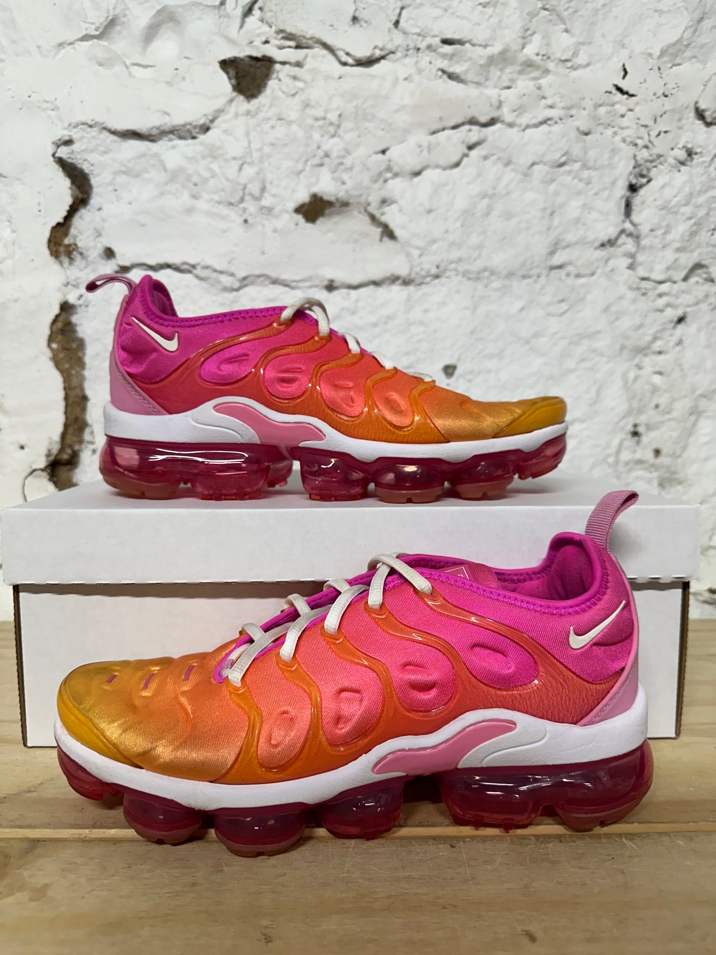 Nike Vapormax Plus Summer Sunset Sz 6.5 (8W)