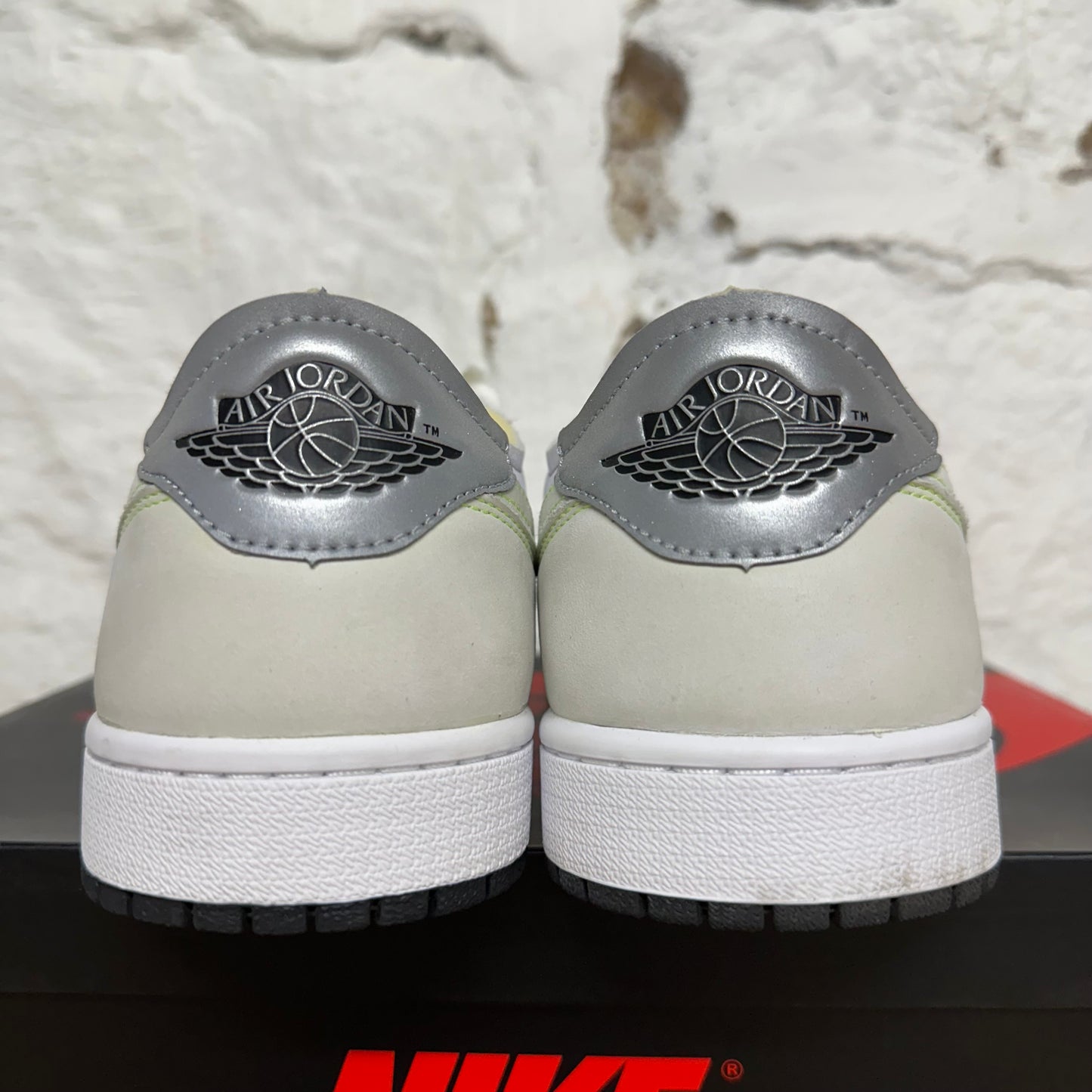 Air Jordan 1 Low Ghost Green Sz 10.5