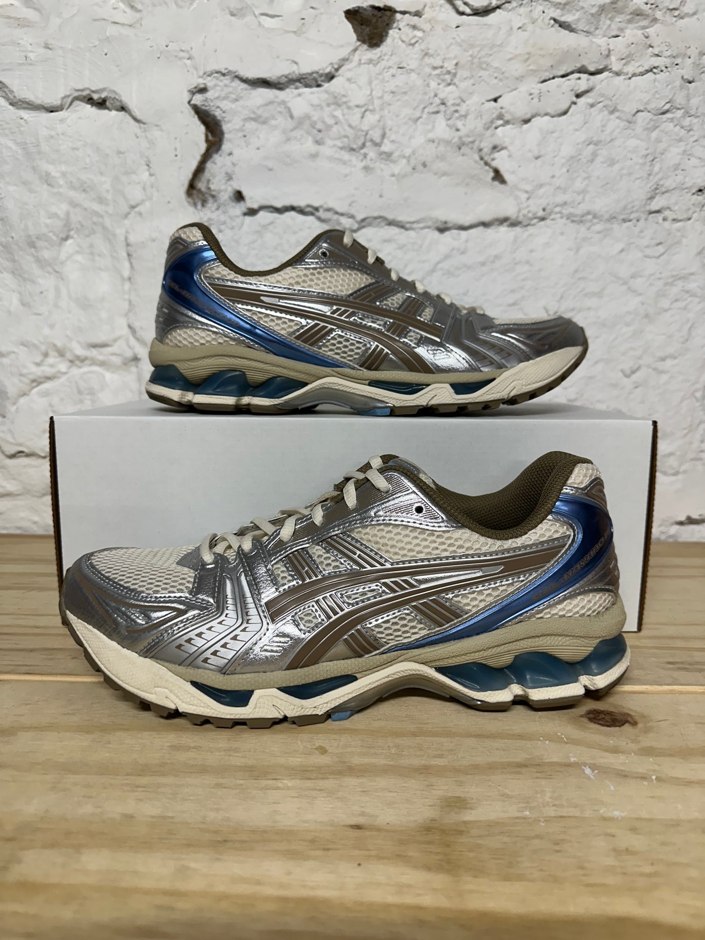 Asics Gel-Kayano 14 Cream Pepper Sz 8.5 (10W)