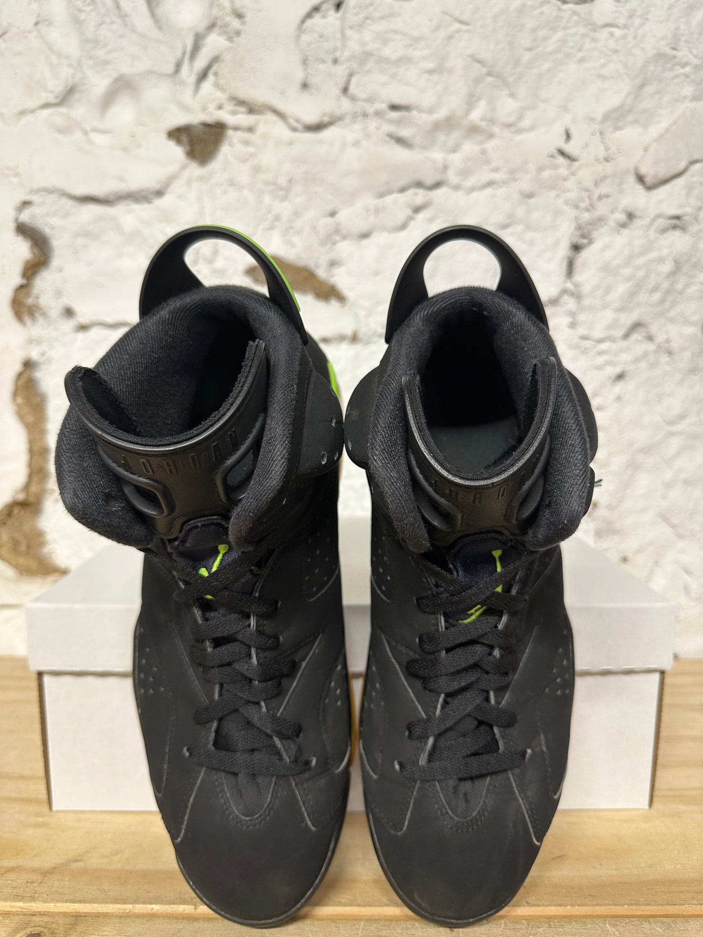 Air Jordan 6 Electric Green Sz 9