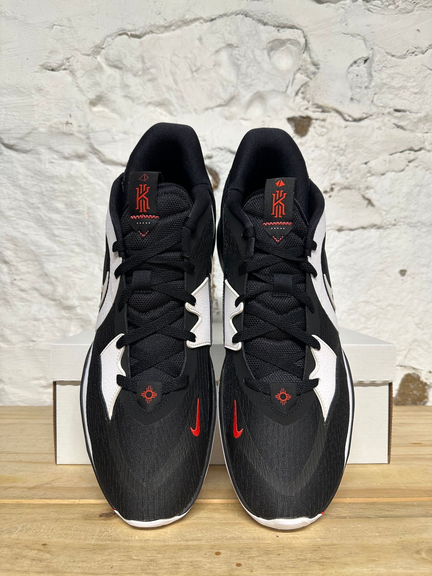 Nike Kyrie 5 Low Bred Sz 15