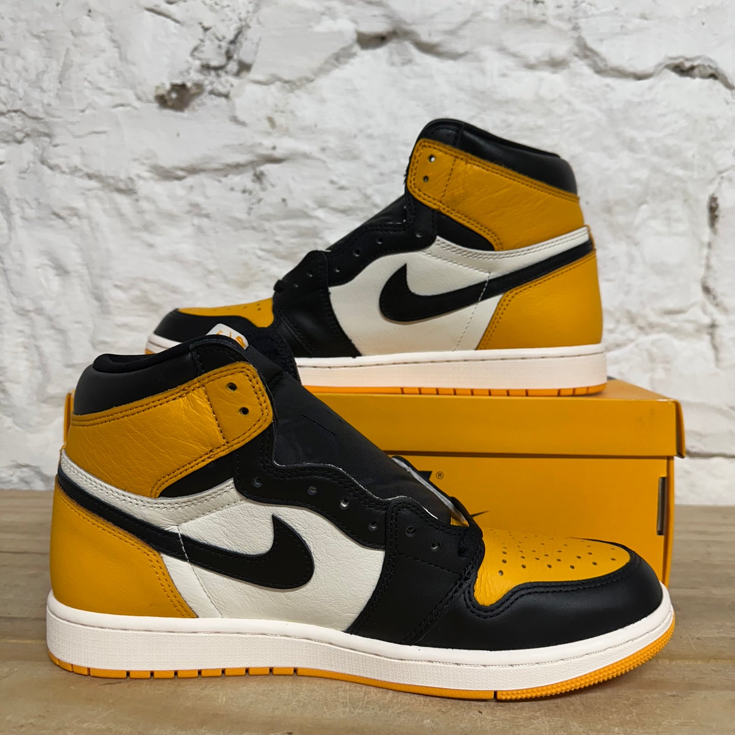 Air Jordan 1 High Taxi Sz 10.5 DS