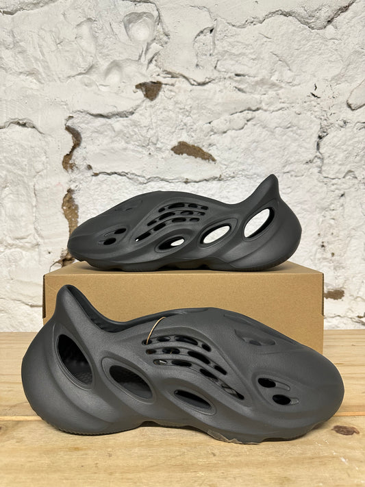 Yeezy Foam RNNR Carbon Sz 12 DS