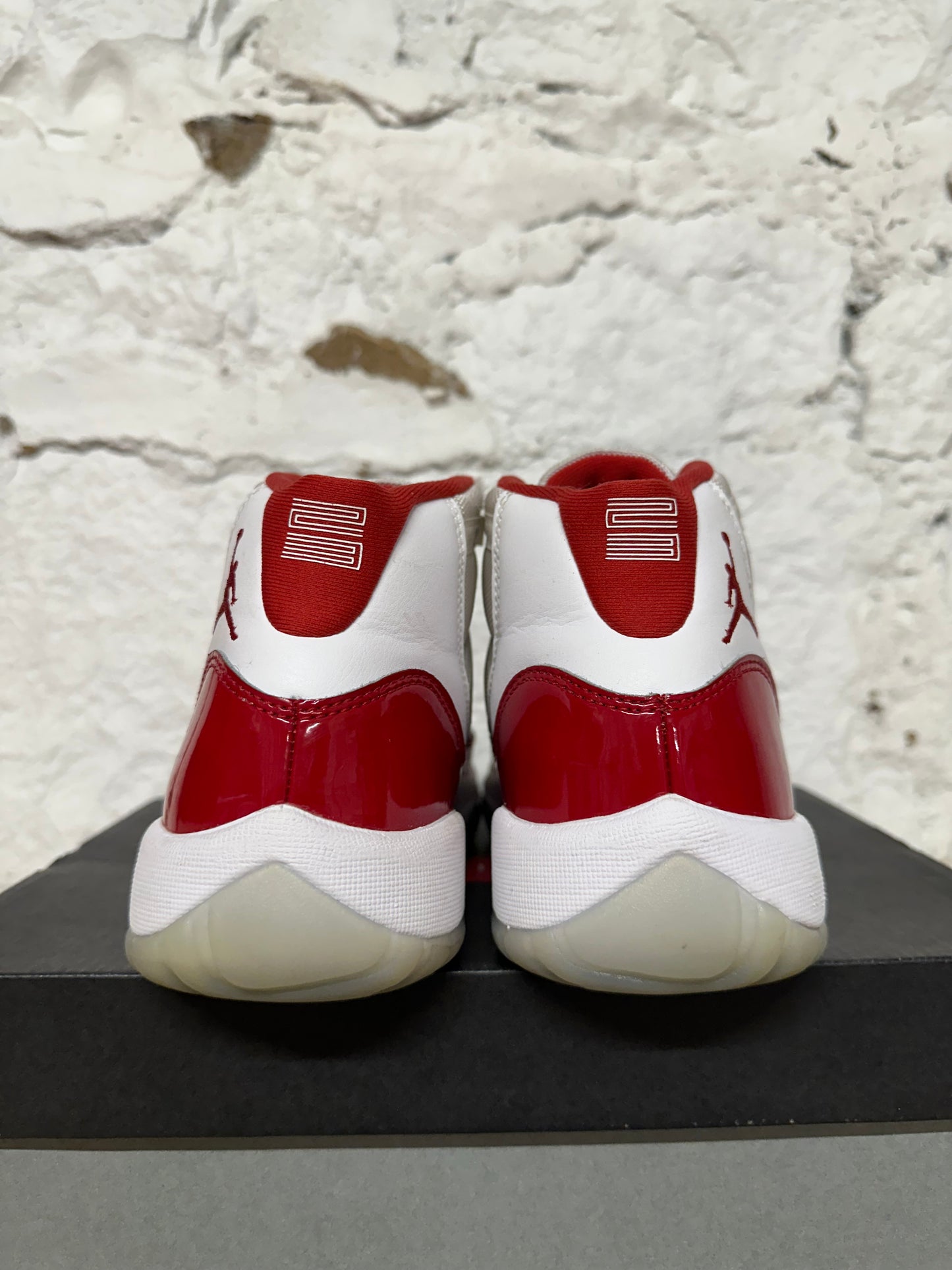 Air Jordan 11 High Cherry Sz 7Y