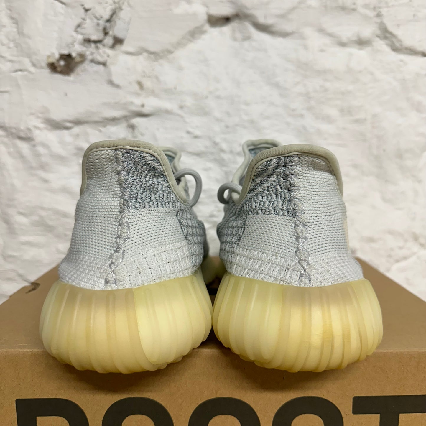 Yeezy 350 V2 Cloud White Reflective Sz 9.5