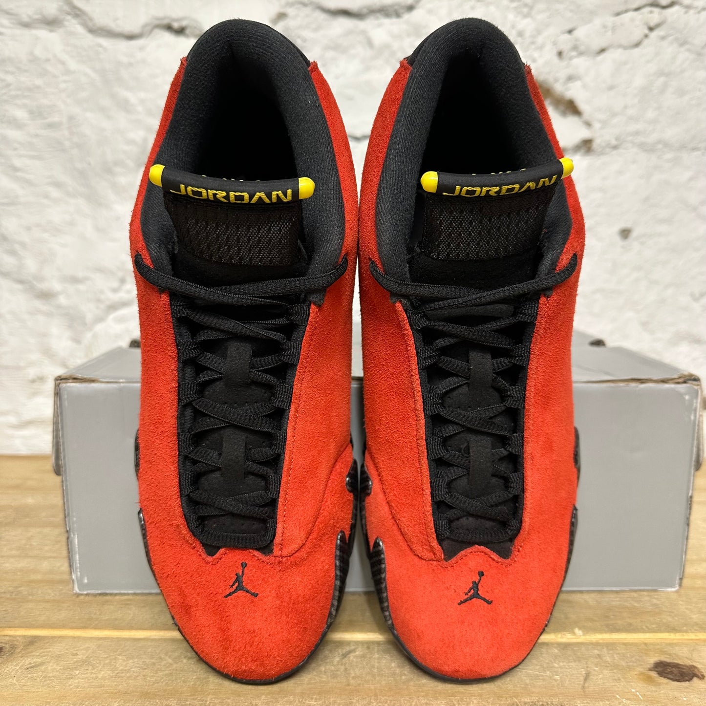 Air Jordan 14 Ferrari (2025) Sz 9