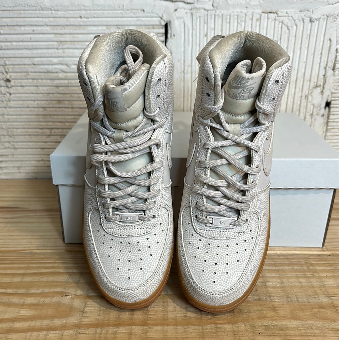 Nike Air Force 1 High White Gum Sz 7 (8.5W)
