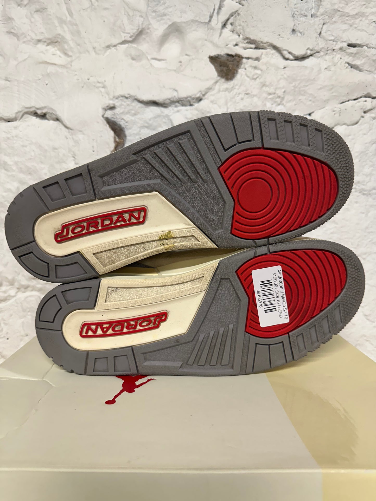 Air Jordan 3 Muslin Sz 10
