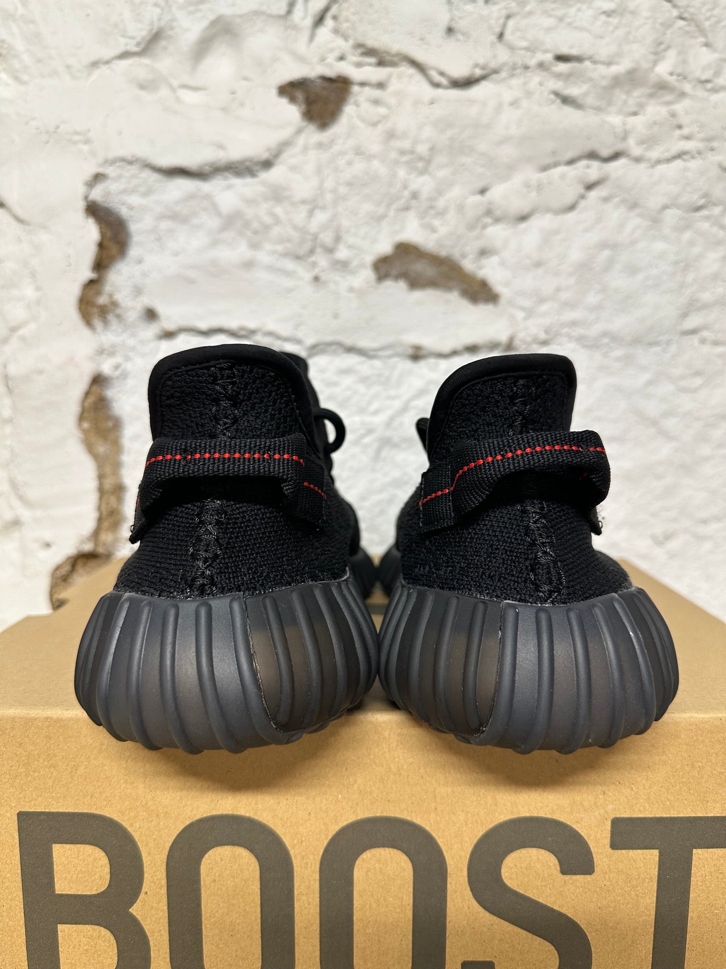 Yeezy 350 V2 Black Red Sz 9.5 DS