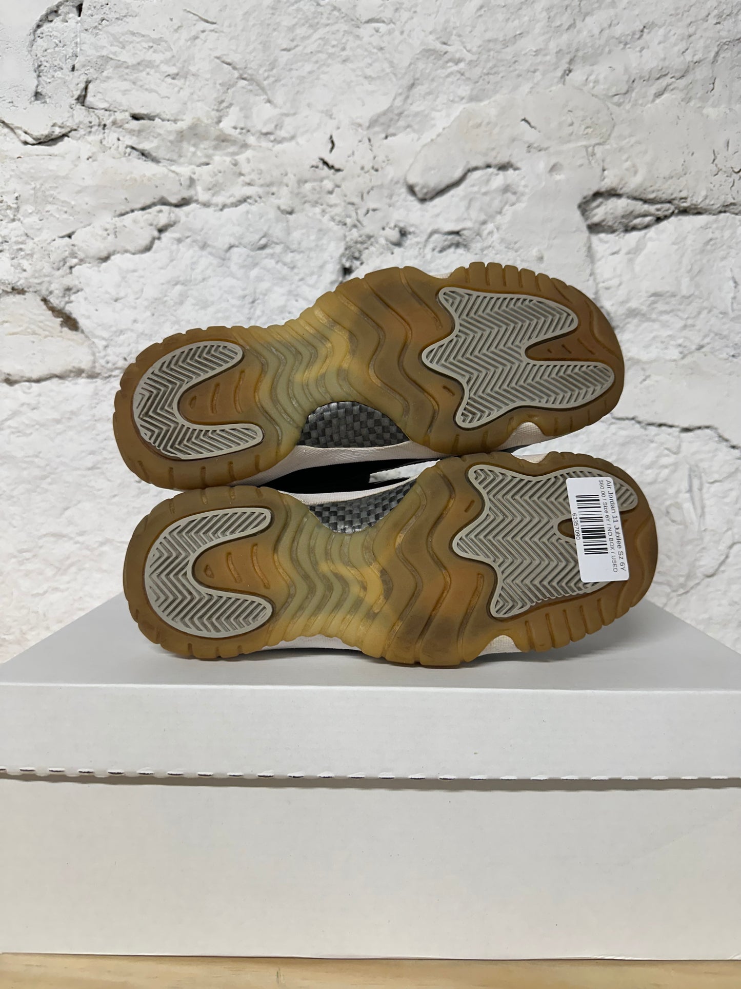 Air Jordan 11 High Jubilee Sz 6Y