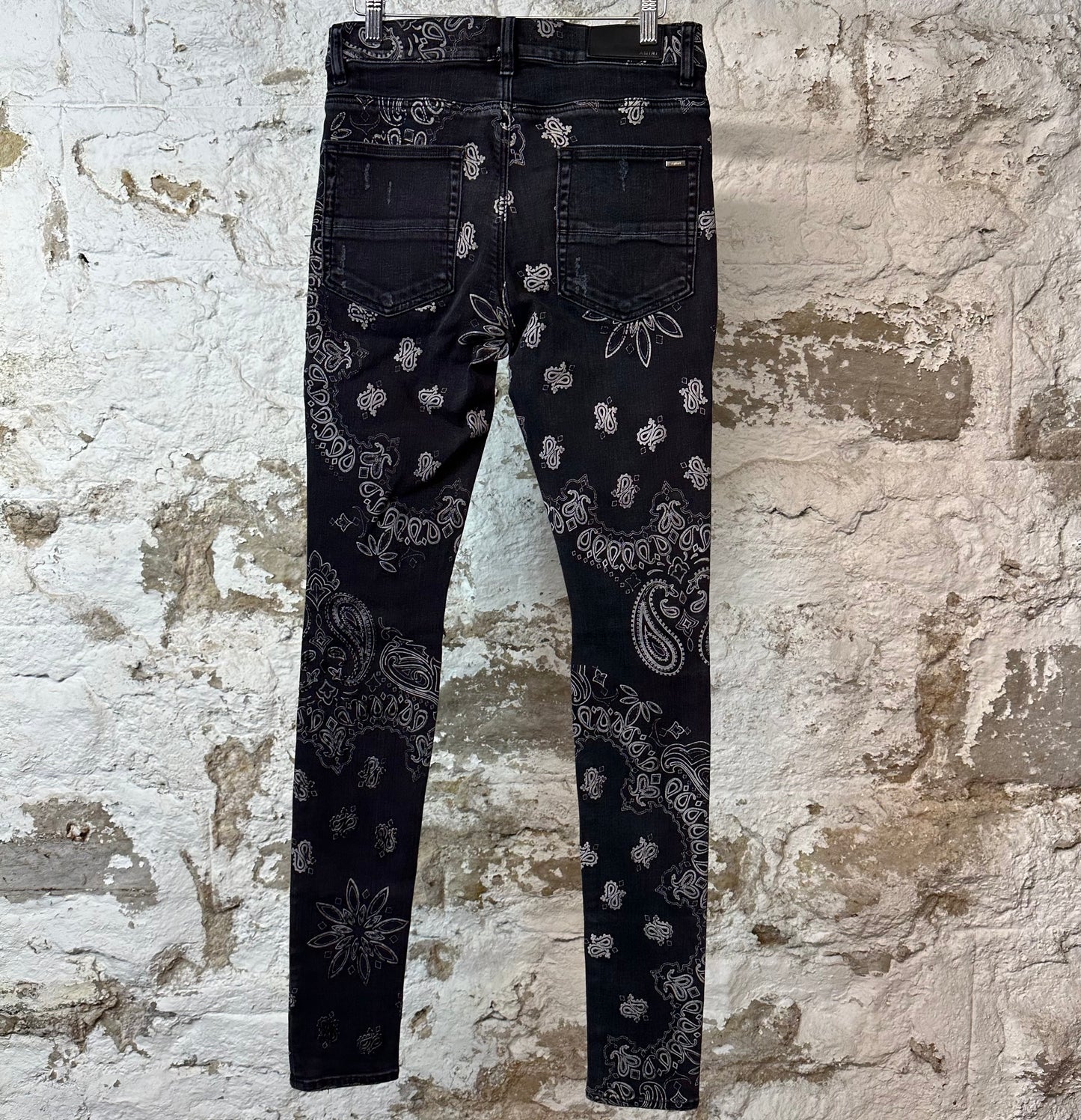 Amiri Knee Rip White Paisley Print Black Denim Jeans Sz 30