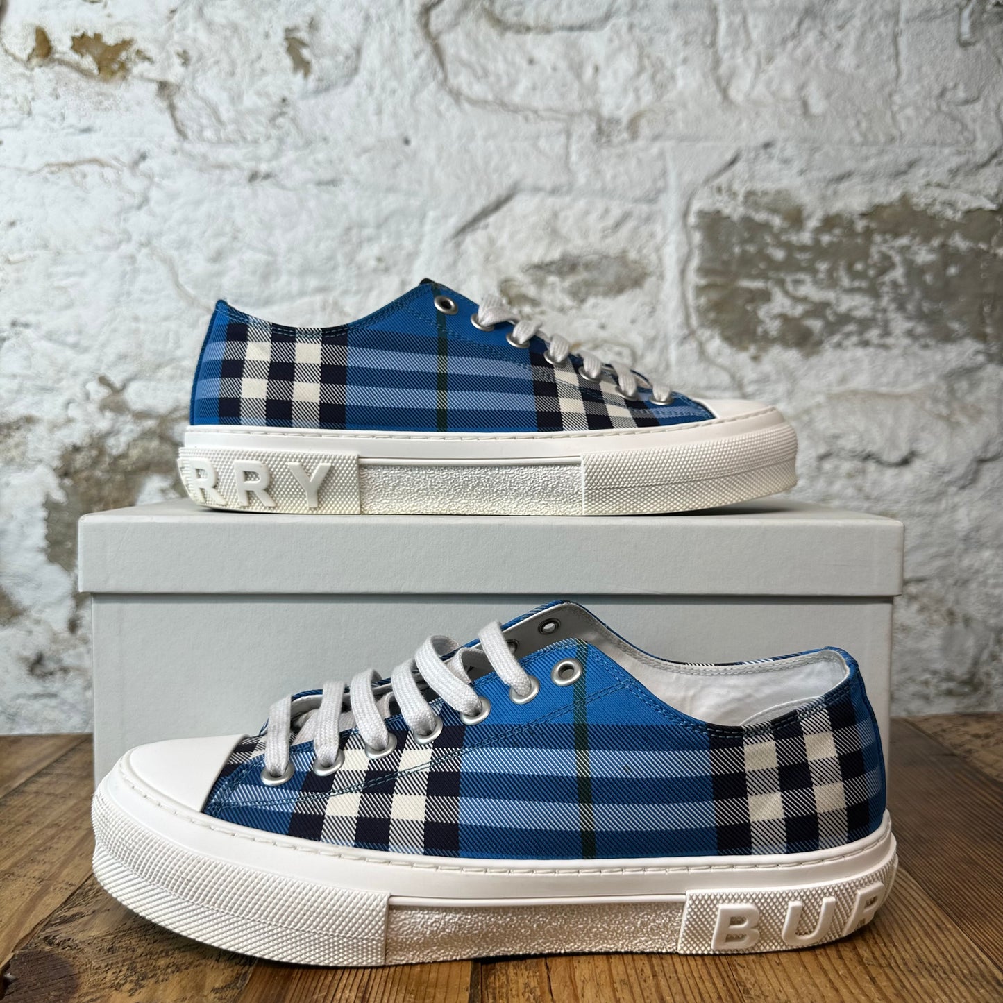 Burberry Jack Blue Plaid White Sneaker Sz 10.5 (43.5)